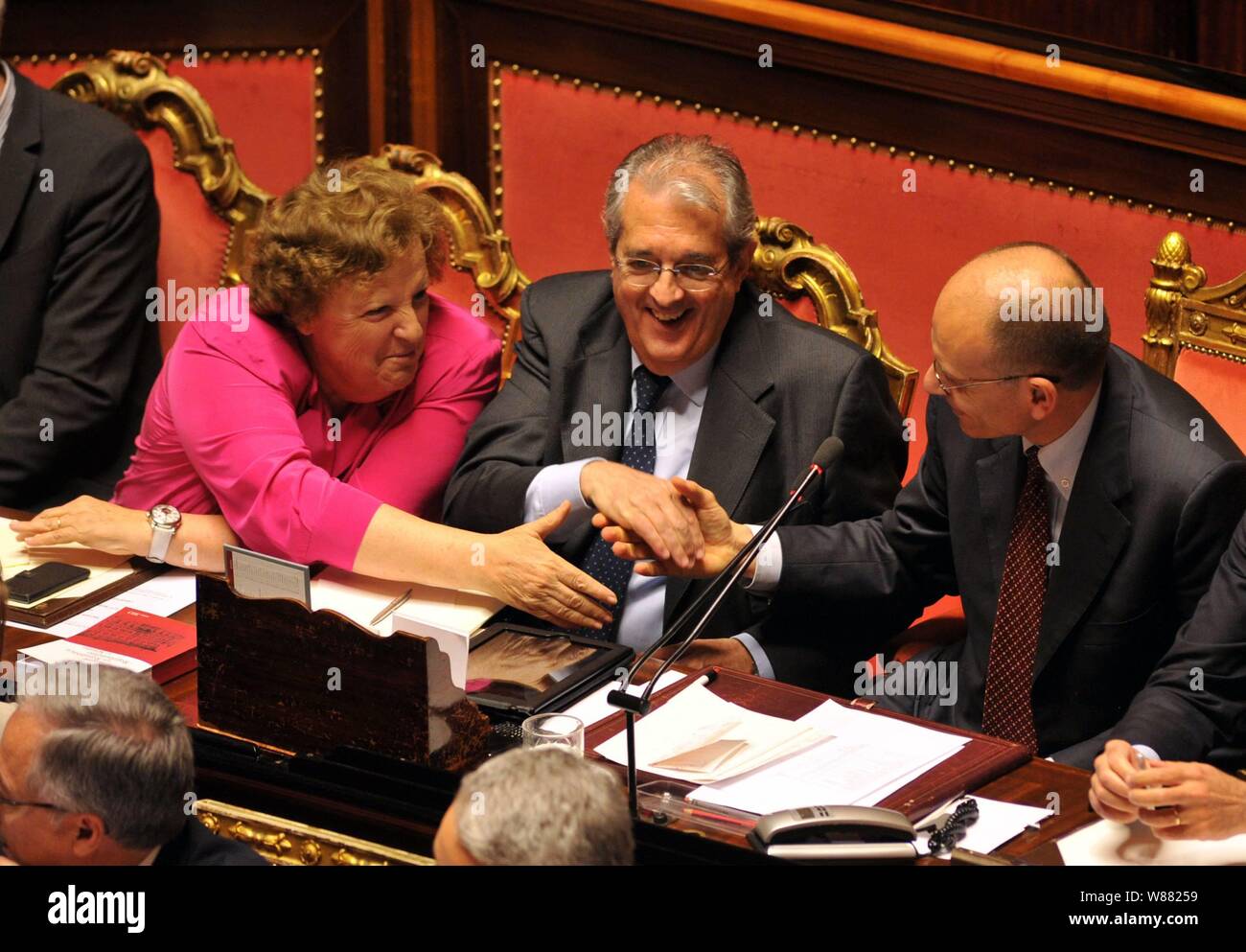 Roma. Senato, voto di fiducia nei confronti del governo nella foto: Enrico Letta, Fabrizio Saccomanni, Anna Maria Cancellieri (CCP/IPA/fotogramma, Roma - 2013-04-30) ps la foto può essere utilizzato nel rispetto del contesto in cui è stato preso e senza intento diffamatorio del decoro delle persone rappresentate (CCP/IPA/fotogramma, foto repertorio - 2019-08-08) p.s. la foto e' utilizzabile nel rispetto del contesto in cui e' stata scattata, e senza intento diffamatorio del decoro delle persone rappresentate Foto Stock