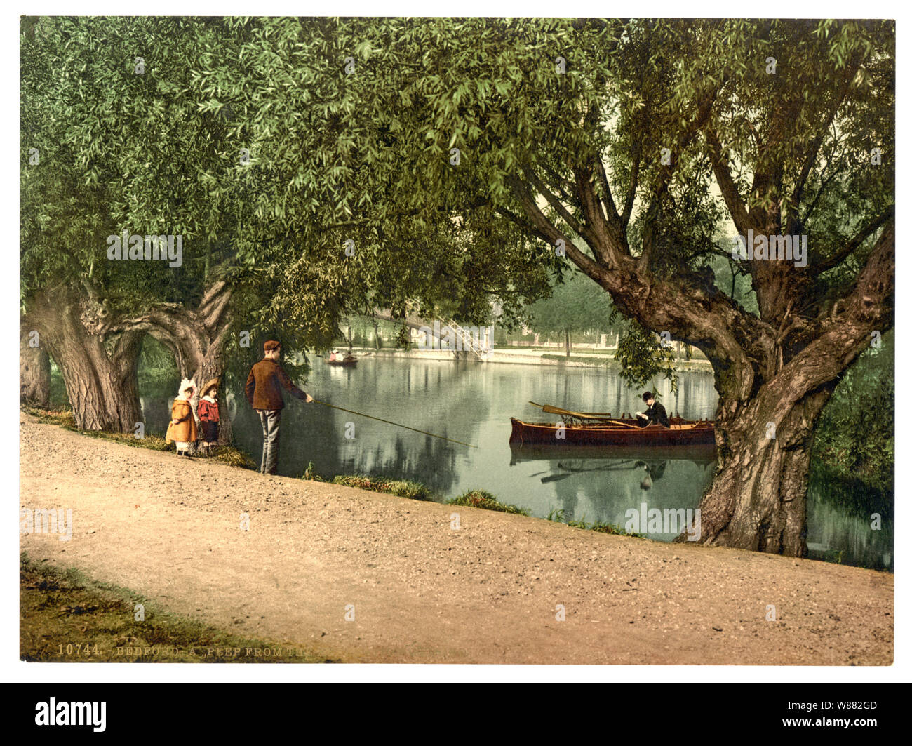 Un Peep dai motivi di ricreazione, Bedford, Inghilterra; fa parte di: Viste delle isole britanniche, nella stampa Photochrom collection.; ulteriori informazioni circa la stampa Photochrom Collection è disponibile a titolo http://hdl.loc.gov/loc.pnp/pp.pgz; dalla Detroit Publishing Co., catalogo J-sezione estera, Detroit, Michigan. : Detroit Publishing Company, 1905.; stampa n. 10744. Foto Stock