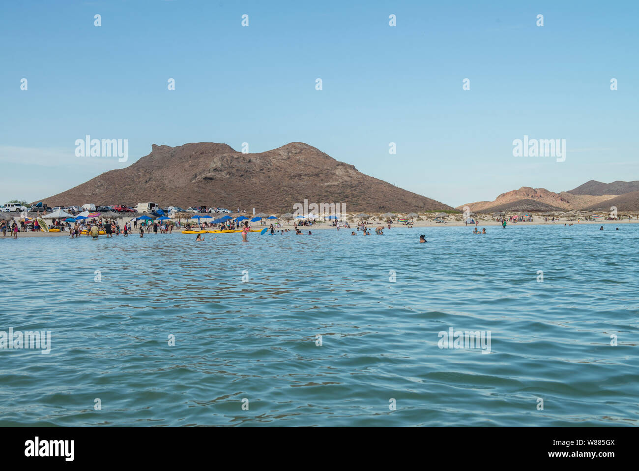 Peolpe godendo il periodo vacaction sulla spiaggia, La Paz Baja California Sur. Messico Foto Stock