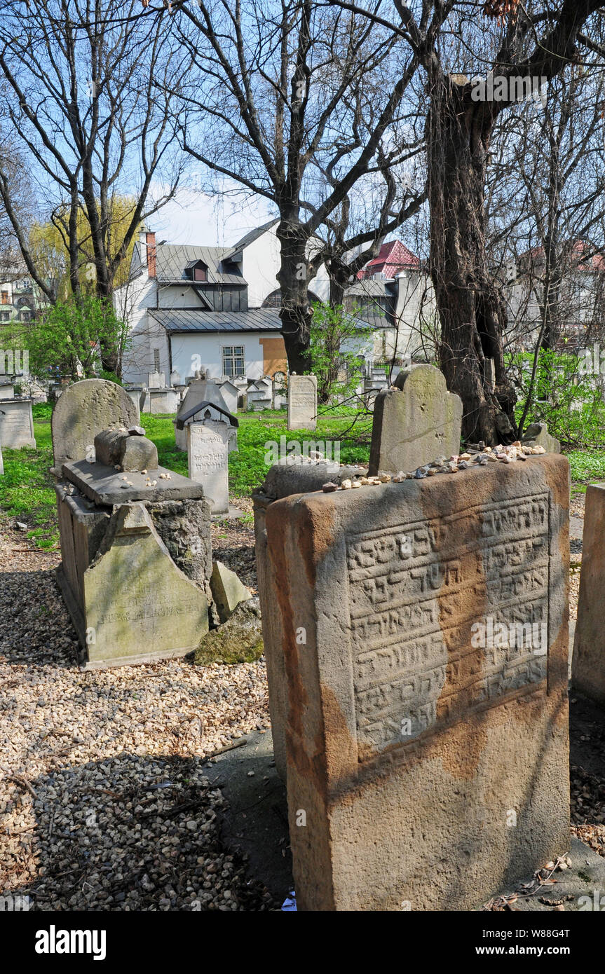 Il vecchio cimitero Ebreo dietro la Sinagoga di Rehah, Kazimierz, Cracovia in Polonia. Foto Stock
