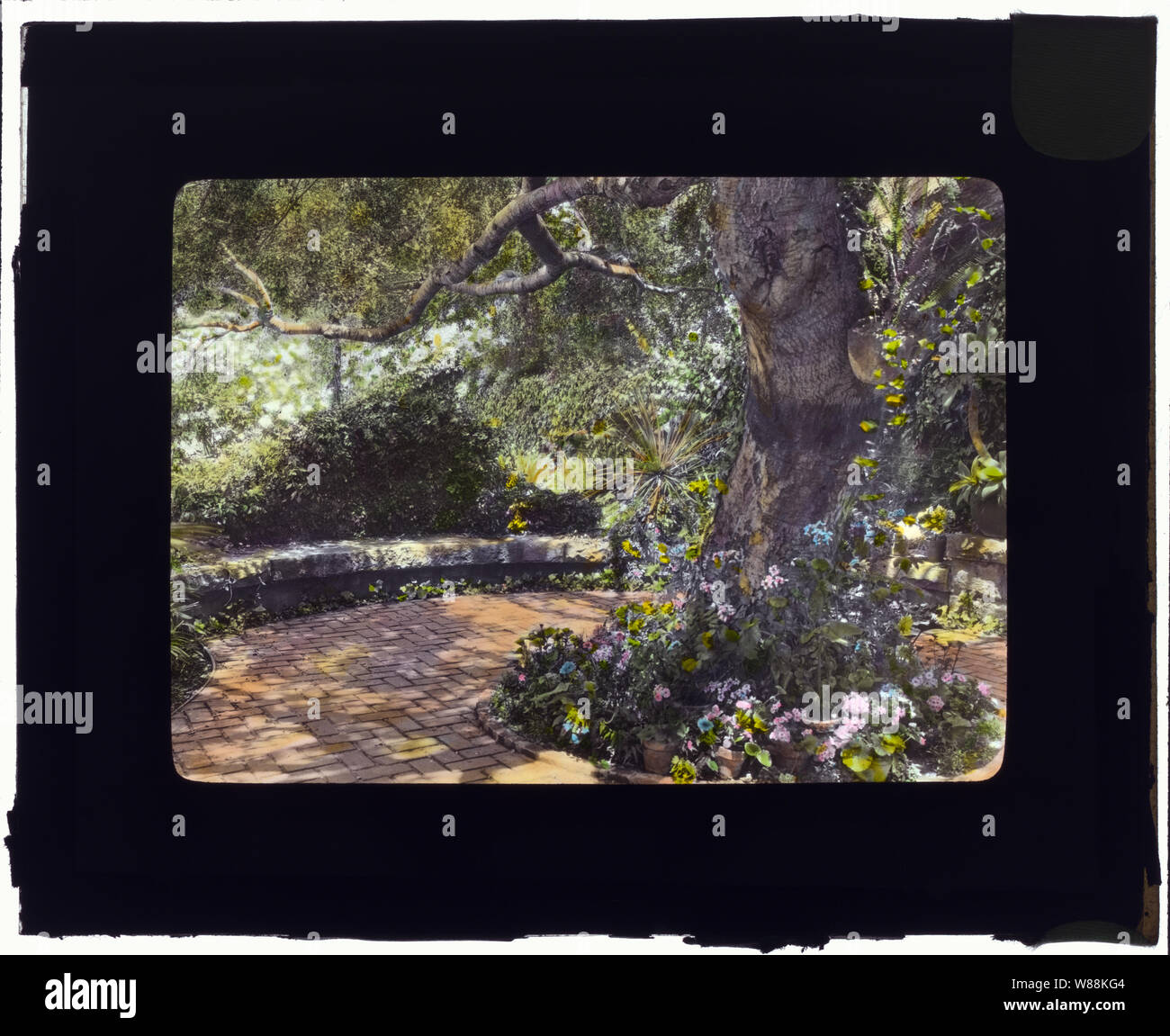 Glendessary, Robert Cameron Rogers house, Glendessary Lane, missione altezze, Santa Barbara, California. Terrazza ombreggiata Foto Stock