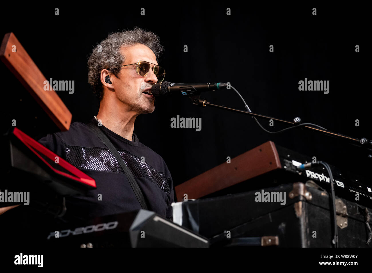 Skanderborg, Danimarca. 08 Ago, 2019. La band inglese livello 42 esegue un concerto dal vivo durante la musica danese SmukFest festival 2019 in Skanderborg. Qui il musicista Mike Lindup è visto dal vivo sul palco. (Photo credit: Gonzales foto/Alamy Live News Foto Stock