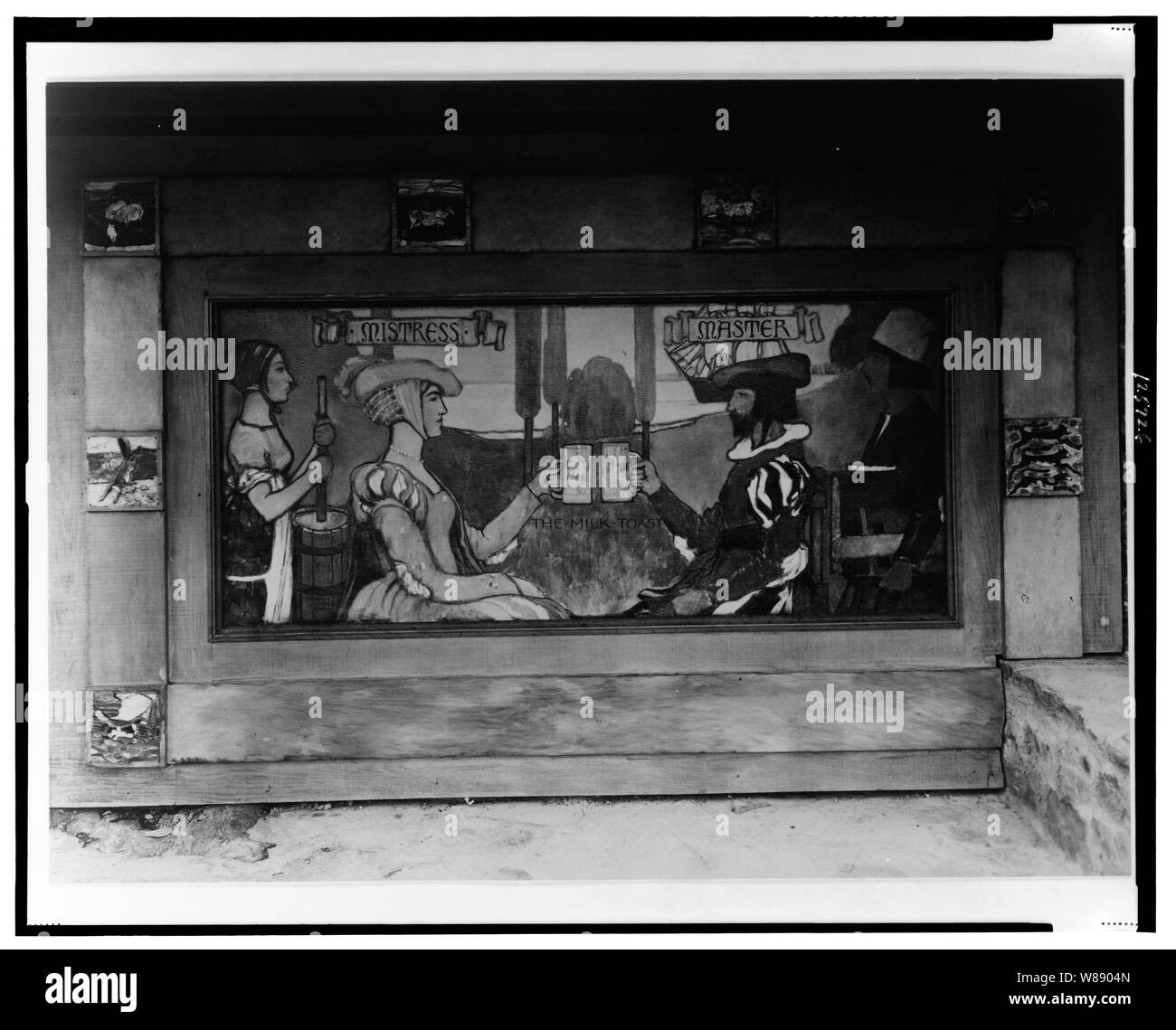 Sorpresa Valley Farm, Arthur Curtiss James proprietà, Beacon Hill Road, Newport, Rhode Island. Dettaglio del murale, il latte Toast, di parete esterna Foto Stock