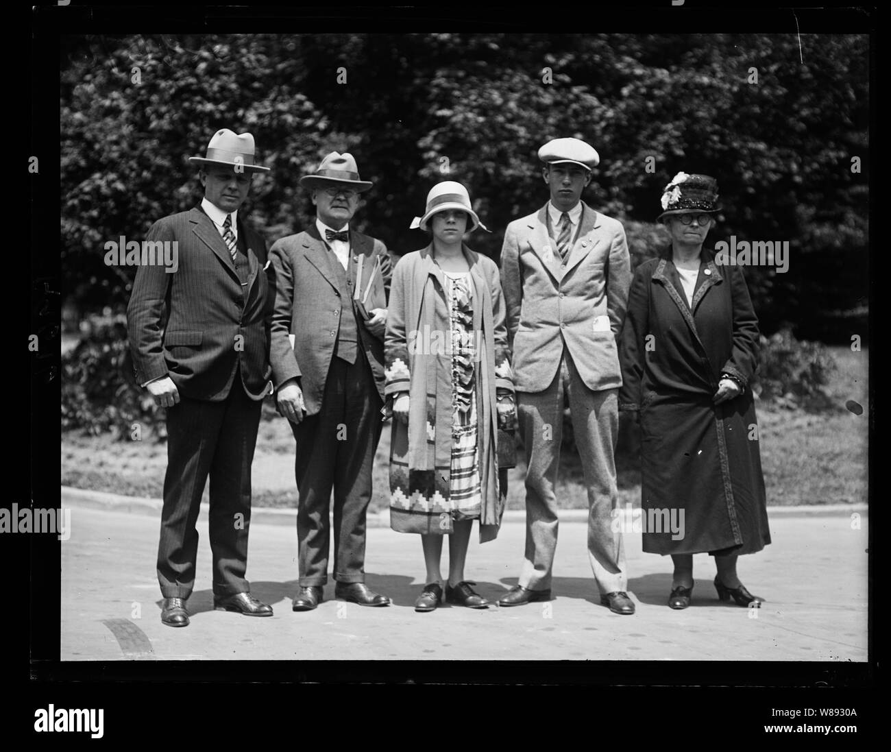 Piccola città è il nome di una città in miniatura nd officered dagli studenti delle scuole entro il suo aziendale di Springfield, Mo. i funzionari di questa città ha invitato il Presidente Coolidge, 16 maggio. Nel gruppo, da sinistra a destra sono: sost. Joe Manlove, il sig. M.V. Carroll, Segretario di Springfield, Mo. Camera di Commercio; Sindaco Hazel Wilholt, City Manager Gordon Cummings e la Sig.ra M.T. Carroll, accompagnatore Foto Stock