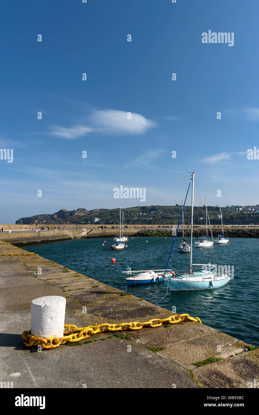 Le imbarcazioni sono legato fino al porto di Marina di Howth Dublino. Foto Stock