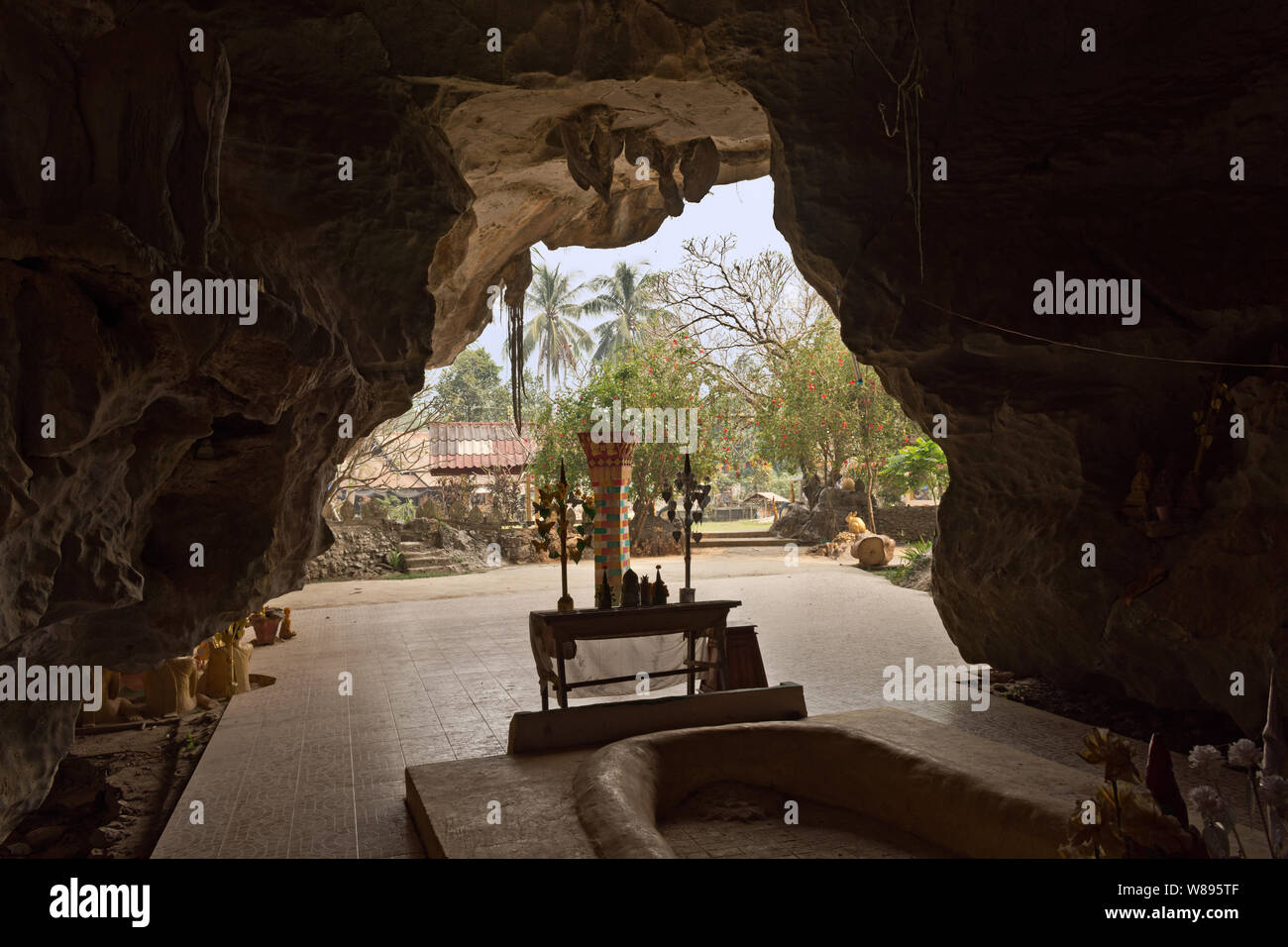 Vista da Tham Xang grotta (Elephant Cave), Vang Vieng, Laos Foto Stock