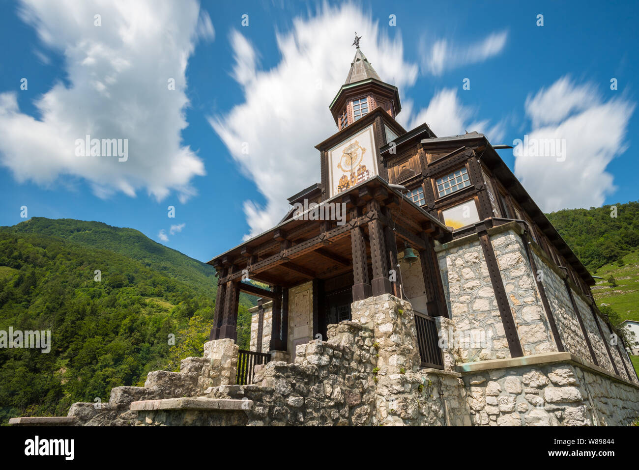 La Chiesa di Santo Spirito in Javorca, Tolmin, Slovenia Foto Stock