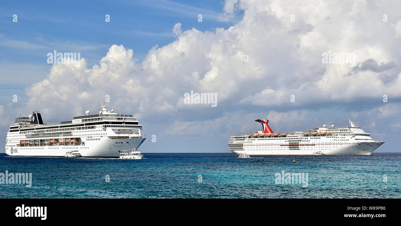 Navi da crociera Foto Stock