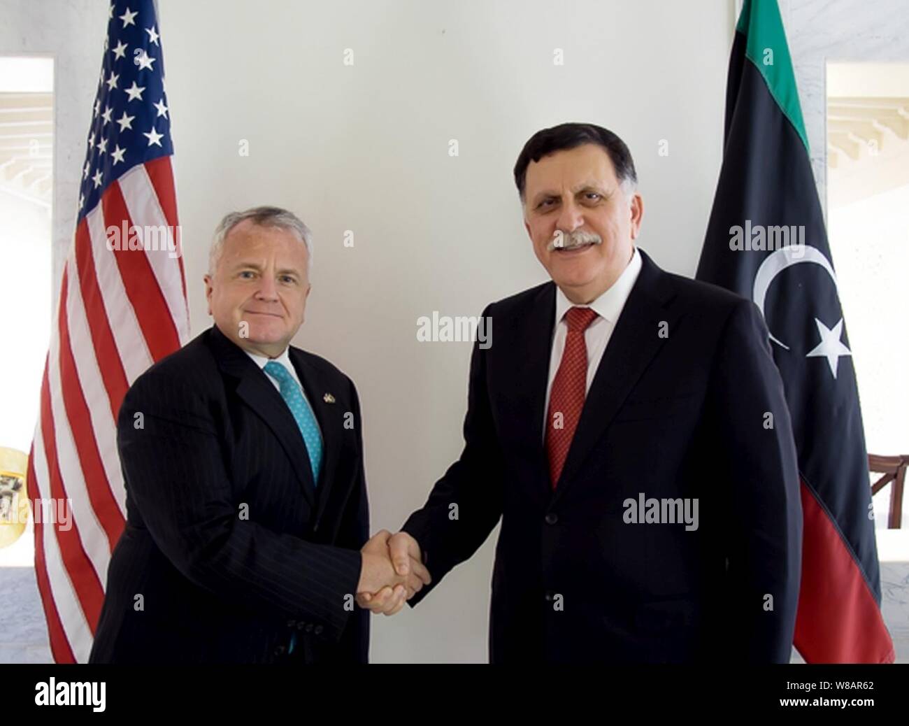 Vice Segretario Sullivan incontra il primo ministro libico ha al-Sarraj. Foto Stock