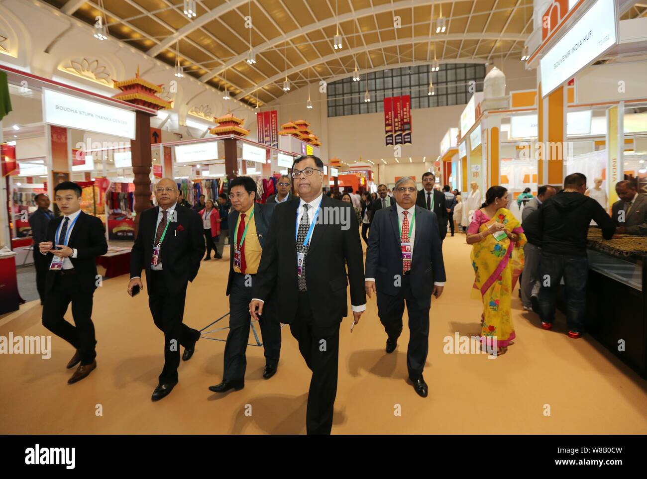La gente visita il 4° China-South Asia esposizione e la ventiquattresima Cina Kunming Import & Export Fair nella città di Kunming, a sud-ovest della Cina di provincia di Yunnan, 1 Foto Stock