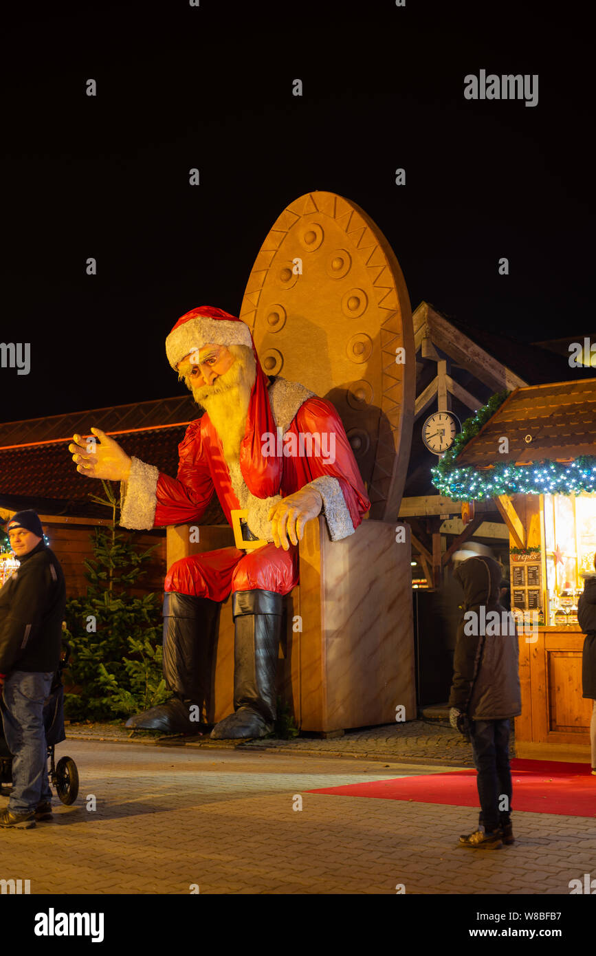 Hude, Germania - 2 Dicembre 2017: Huder Mercatino di Natale ai primi di dicembre Foto Stock