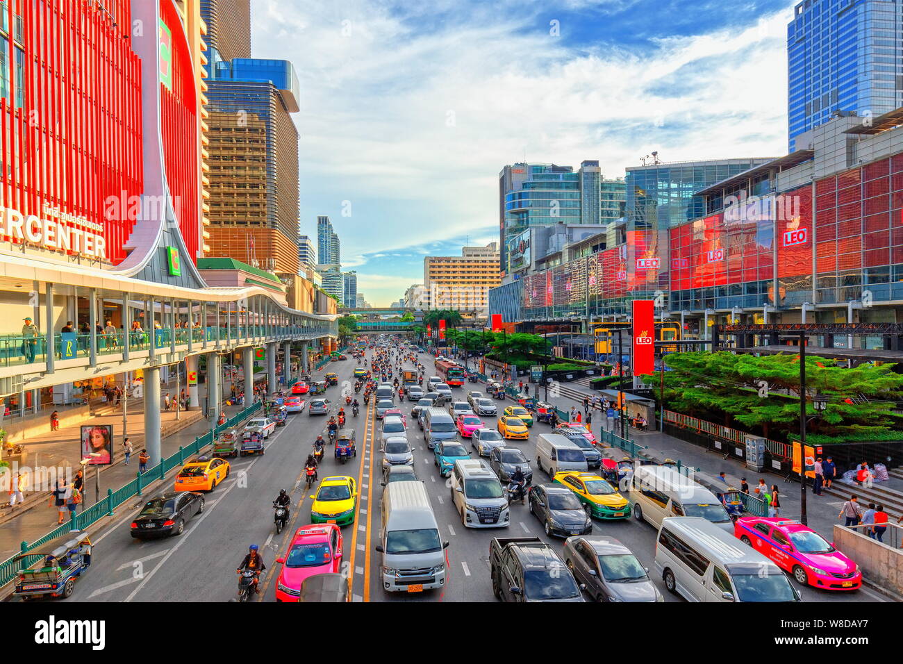 BANGKOK, Tailandia - 25 ott 2018 - Area di fronte al Central World. Alberghi in business area intorno Ratchaprasong intersezione. Centro economico di Bangkok T Foto Stock