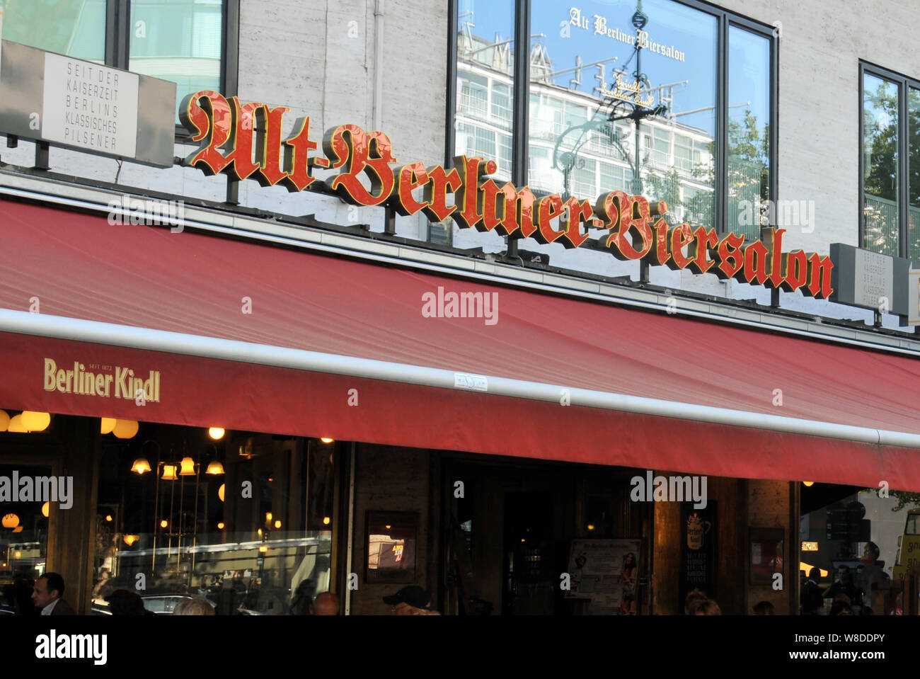 Alt Berliner Biersalon, Kurfürstendamm di Berlino, Germania Foto Stock