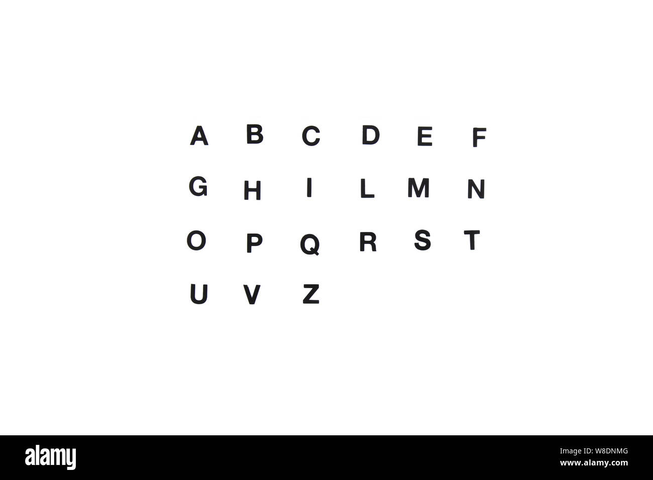 Alfabeto italiano. Lettere nere su sfondo bianco. Isolato Foto stock - Alamy
