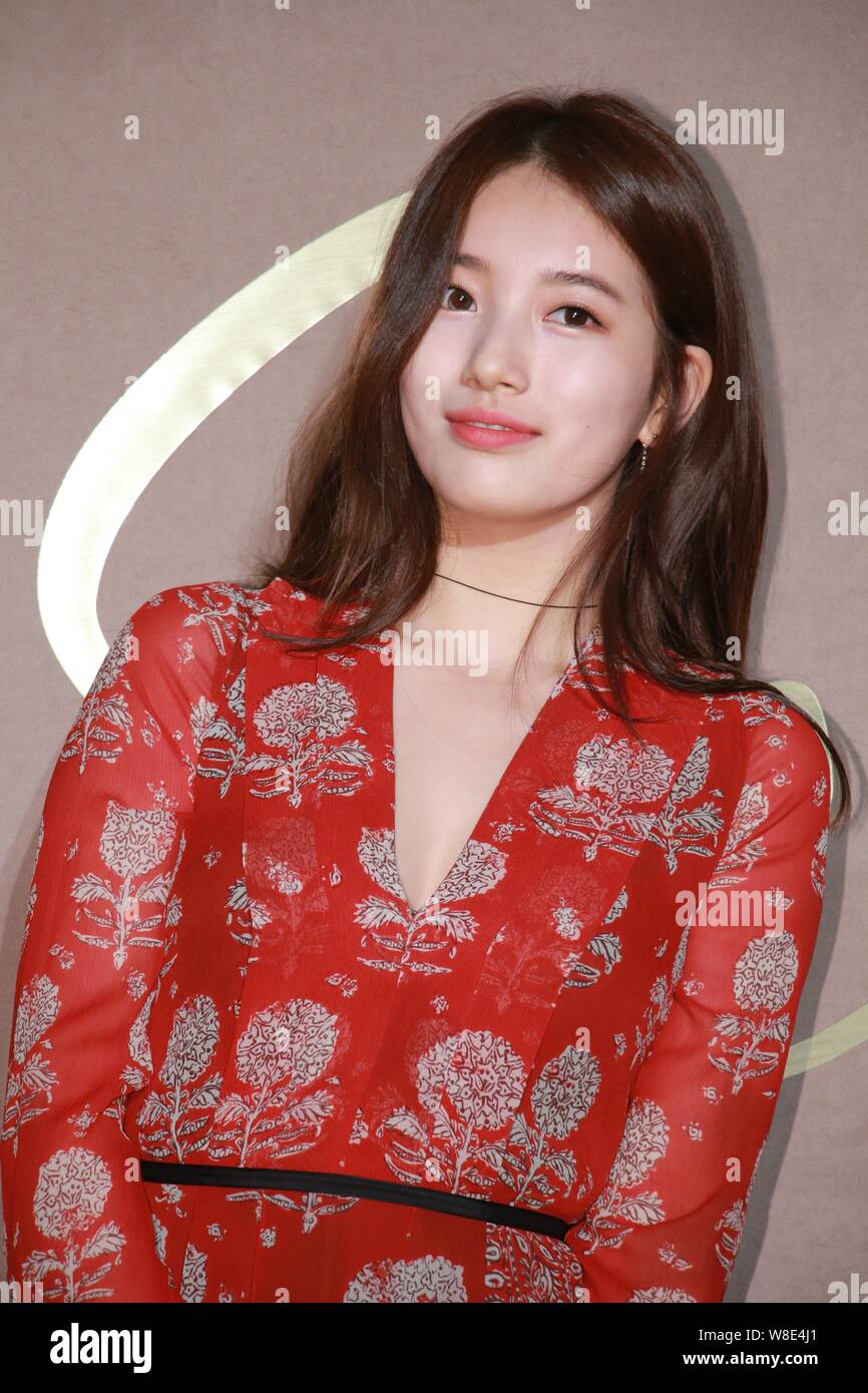 Sud attrice coreana Bae Su-ji arriva per un evento di apertura per il Burberry flagship store di Cheongdam-dong, Gangnam-gu, Seoul, Corea del Sud, 15 Octo Foto Stock