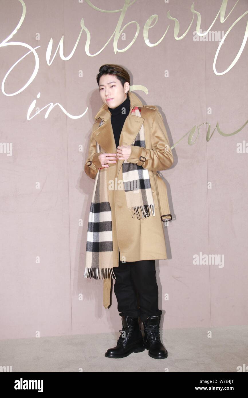 Sud cantante coreano Woo Ji-ho, meglio noto con il suo nome di fase Zico, arriva per un evento di apertura per il Burberry flagship store di Cheongdam-dong, Ga Foto Stock