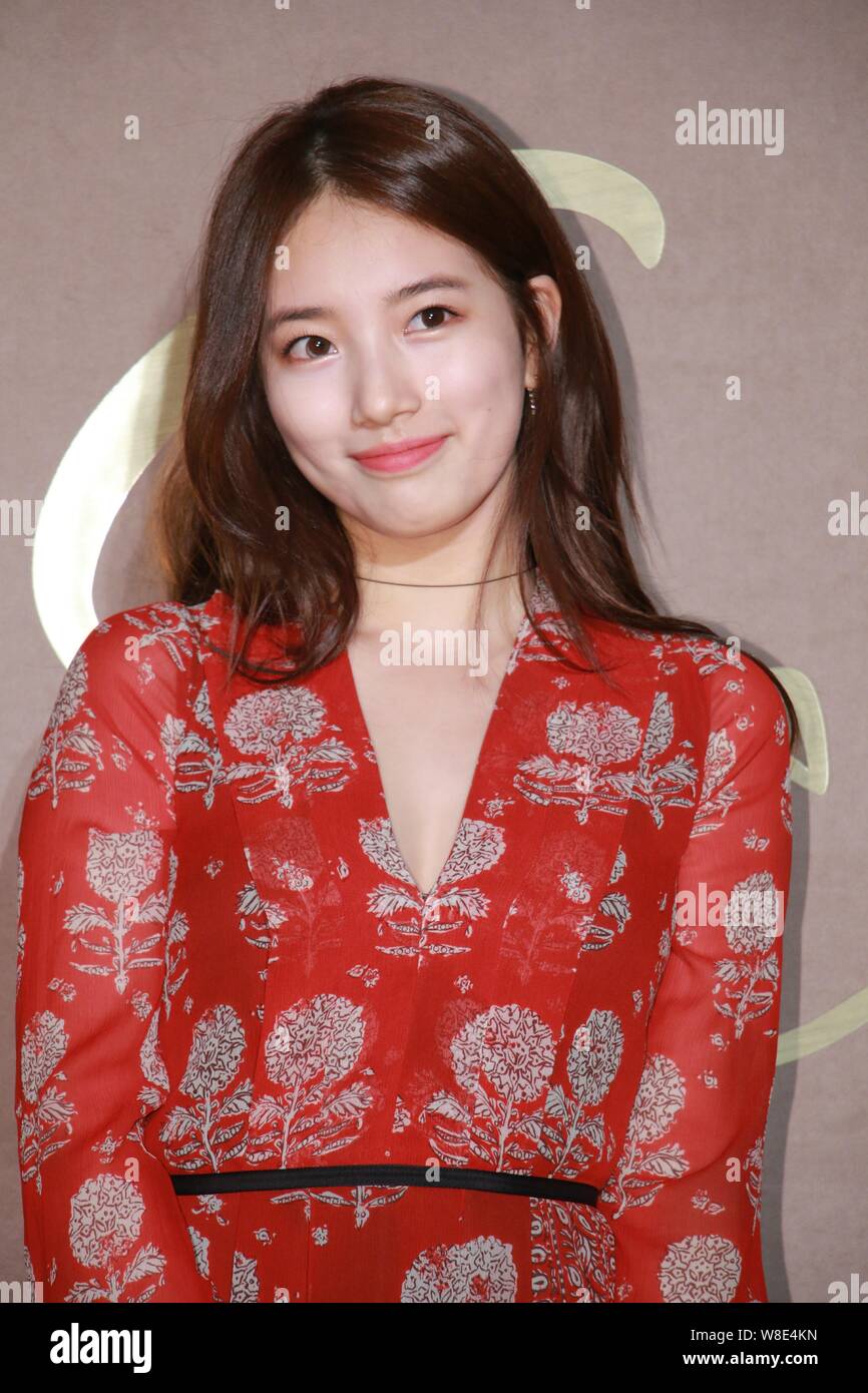 Sud attrice coreana Bae Su-ji arriva per un evento di apertura per il Burberry flagship store di Cheongdam-dong, Gangnam-gu, Seoul, Corea del Sud, 15 Octo Foto Stock