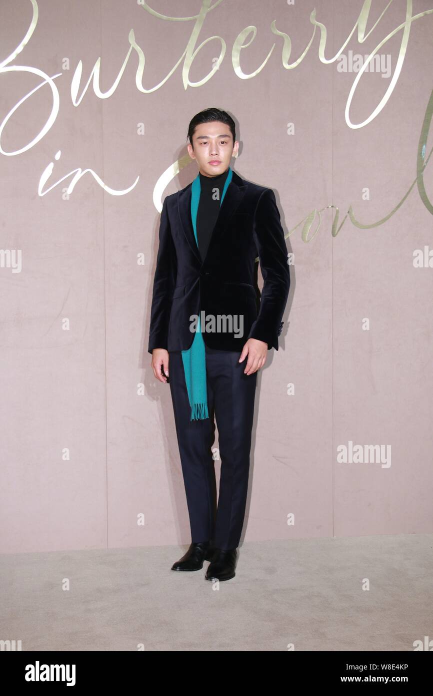 Corea del Sud attore Yoo Ah-in, noto anche come Eom Hong-sik, arriva per un evento di apertura per il Burberry flagship store di Cheongdam-dong, Gangnam-gu, Foto Stock