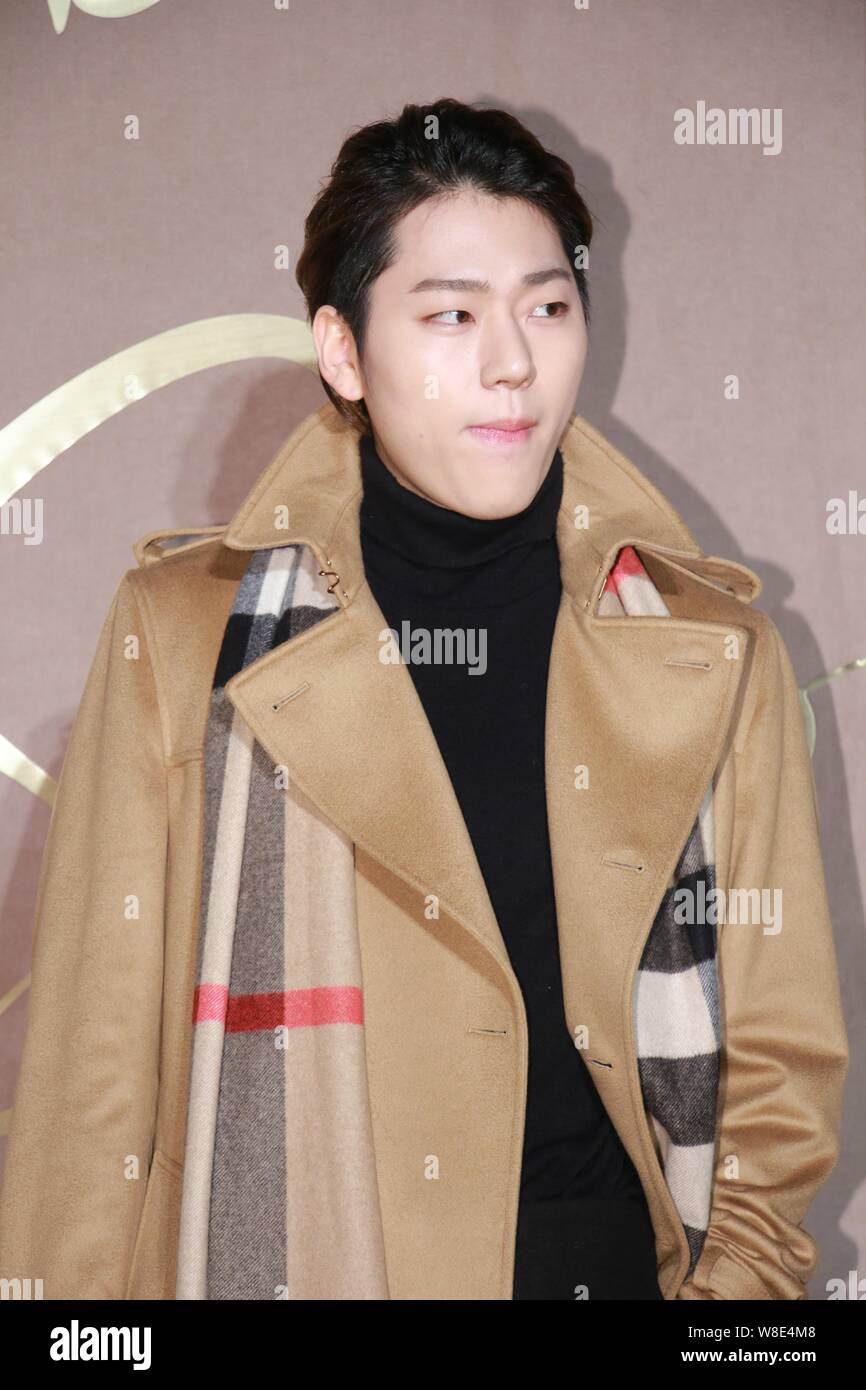 Sud cantante coreano Woo Ji-ho, meglio noto con il suo nome di fase Zico, arriva per un evento di apertura per il Burberry flagship store di Cheongdam-dong, Ga Foto Stock