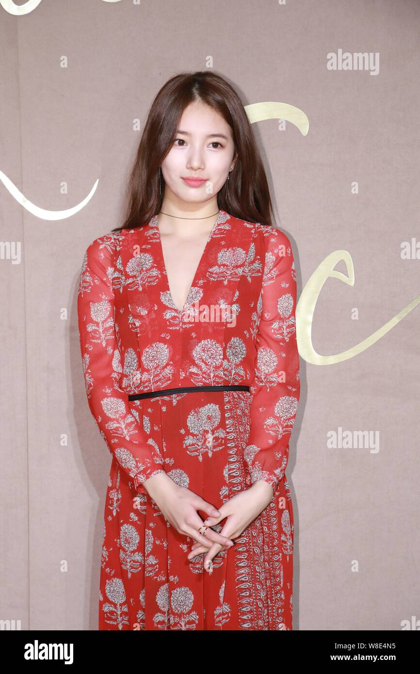 Sud attrice coreana Bae Su-ji arriva per un evento di apertura per il Burberry flagship store di Cheongdam-dong, Gangnam-gu, Seoul, Corea del Sud, 15 Octo Foto Stock