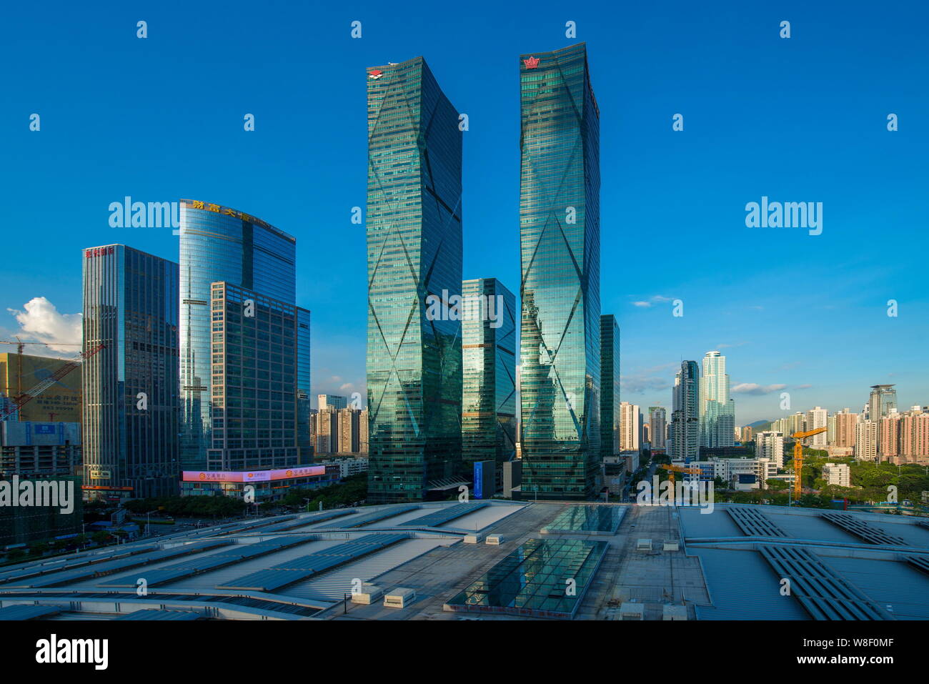 Vista di edifici ad alta nella città di Shenzhen, Cina del sud della provincia di Guangdong, 4 luglio 2014. Foto Stock