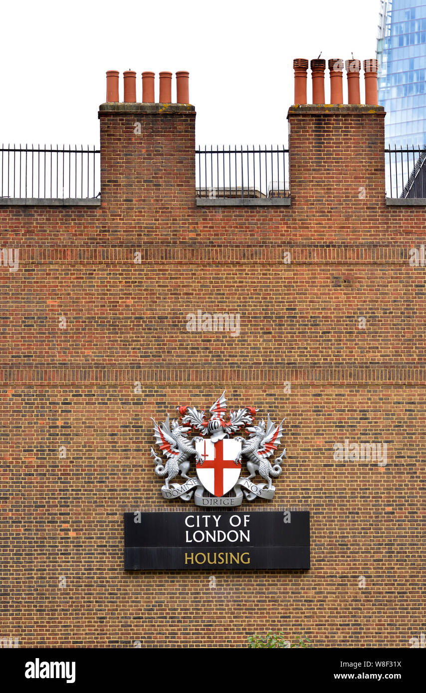 Londra, Inghilterra, Regno Unito. City of London alloggiamento - Sumner edifici di Sumner Street, Southwark. Foto Stock