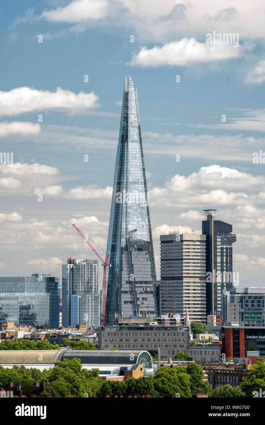 Agosto, 2019, l'edificio di Shard visto da Vauxhall, Londra, Inghilterra, l'Europa. Foto Stock