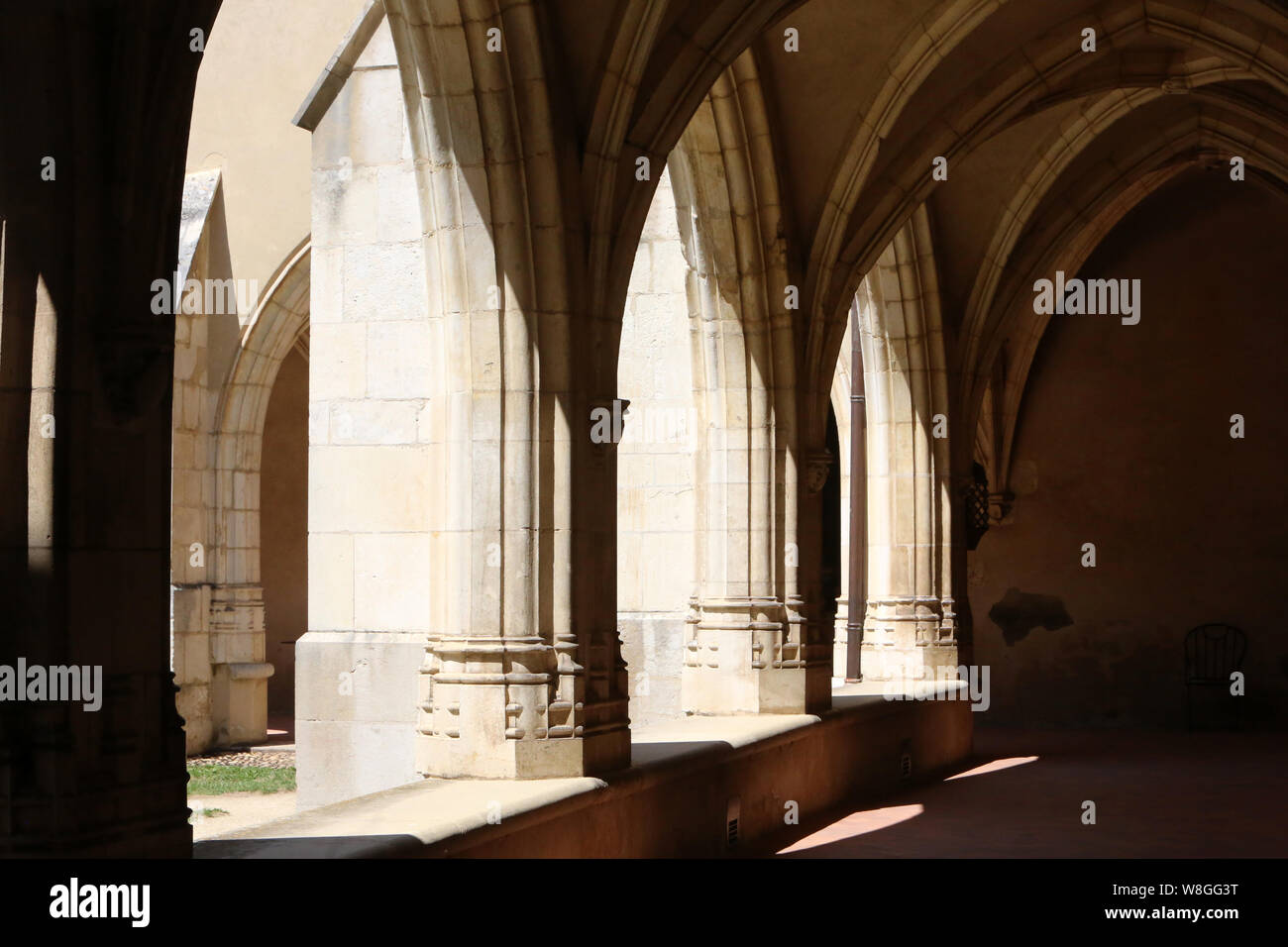 Premier cloître, dit des Hôtes. Monastère royal de Brou. Bourg-en-Bresse. / Primo chiostro, dice host. Il monastero reale di Brou. Bourg-en-Bresse. Foto Stock