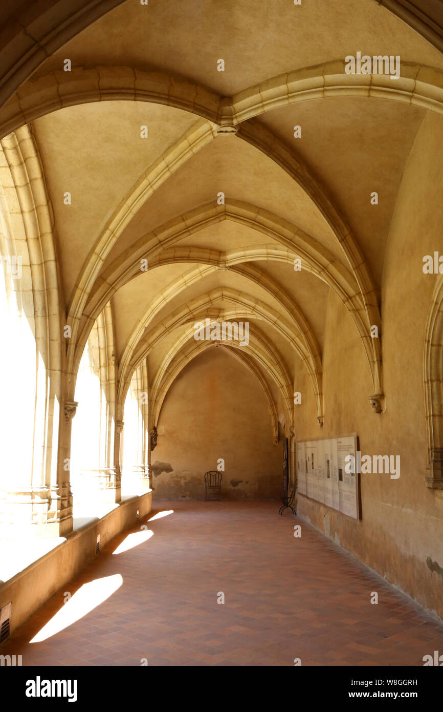 Premier cloître, dit des Hôtes. Monastère royal de Brou. Bourg-en-Bresse. / Primo chiostro, dice host. Il monastero reale di Brou. Bourg-en-Bresse. Foto Stock
