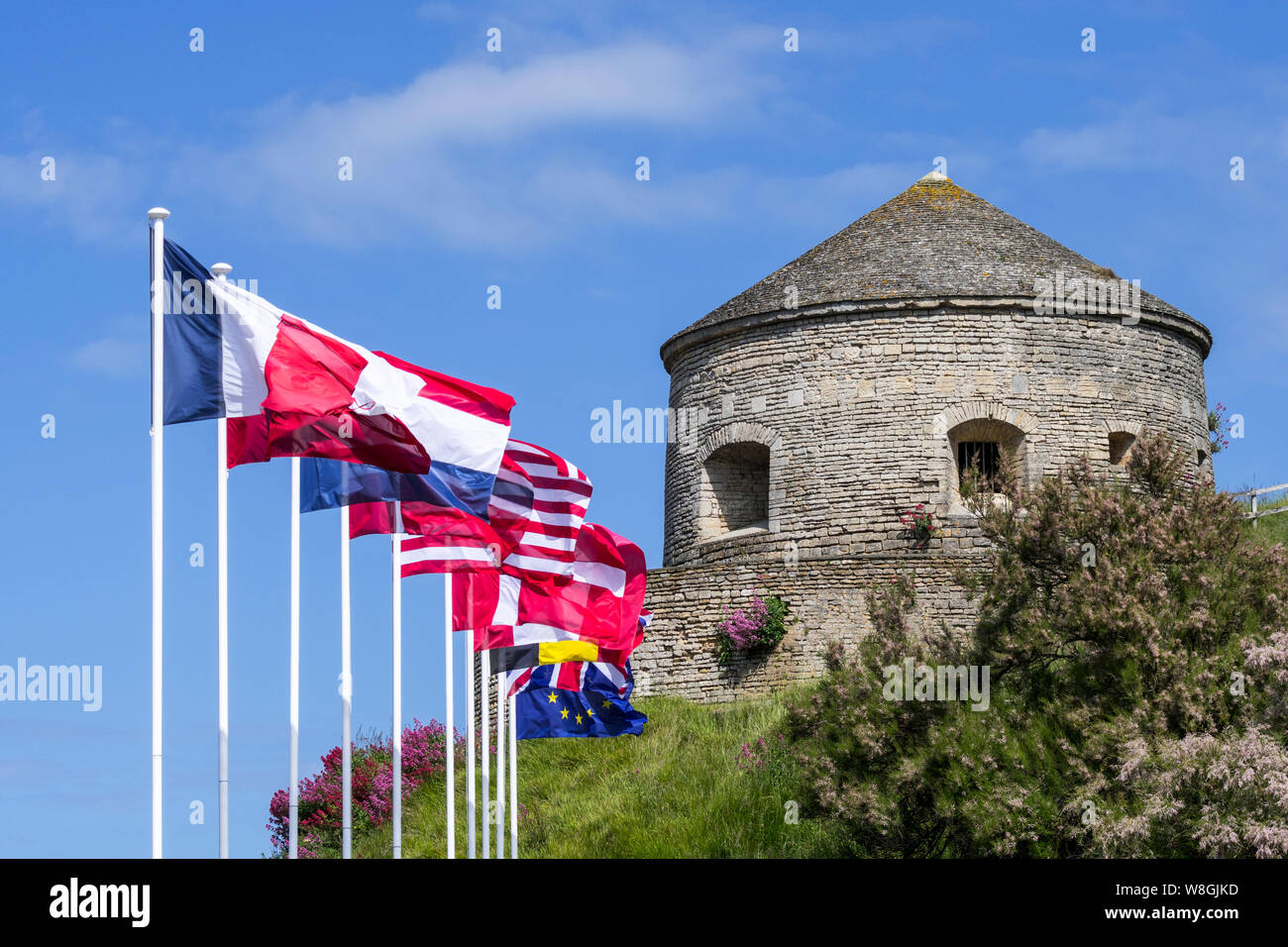 Xvii secolo Tour torre di Vauban a Port-en-Bessin-Huppain lungo il Canale della Manica, Calvados, Normandia, Francia Foto Stock