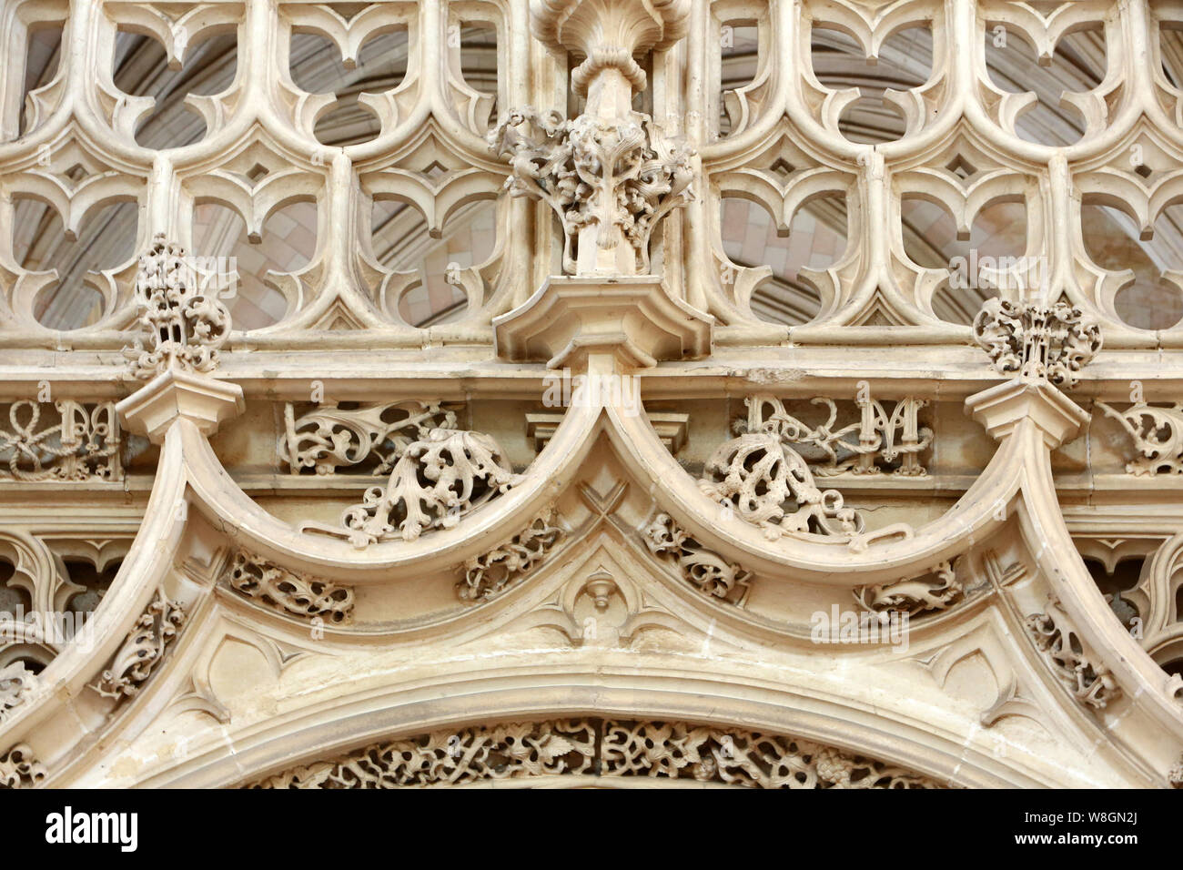 Jubé et ses Dentelles de pierres. Eglise Saint-Nicolas-de-Tolentin de Brou. Bourg-en-Bresse. / Jube e i suoi merletti di pietre. Saint-Nicolas-de-Tolentin Foto Stock