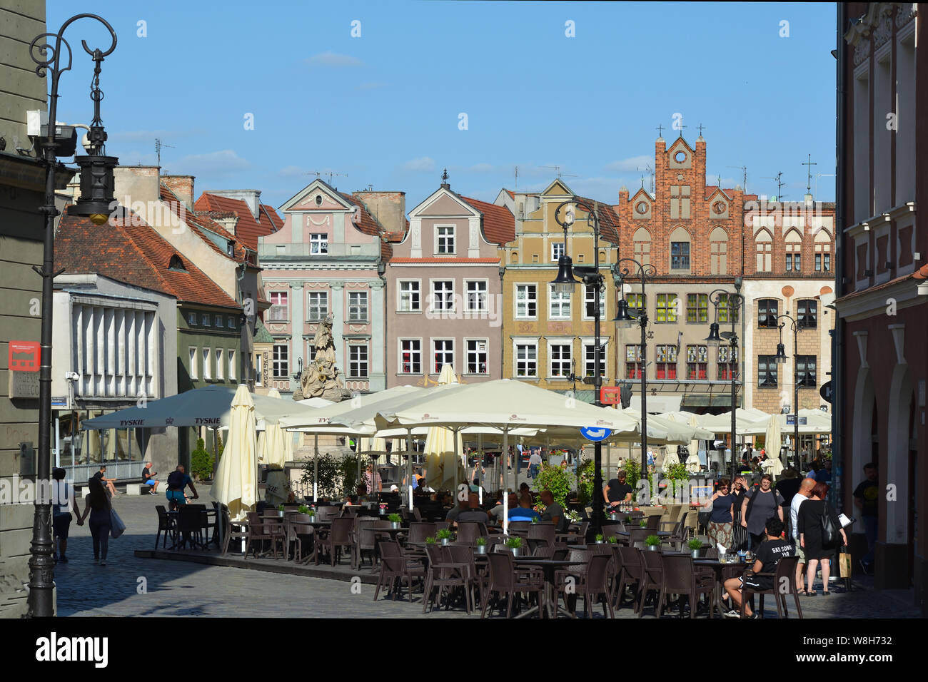 Edifici storici sulla piazza del vecchio mercato Stary Rynek di Poznan - Polonia. Foto Stock