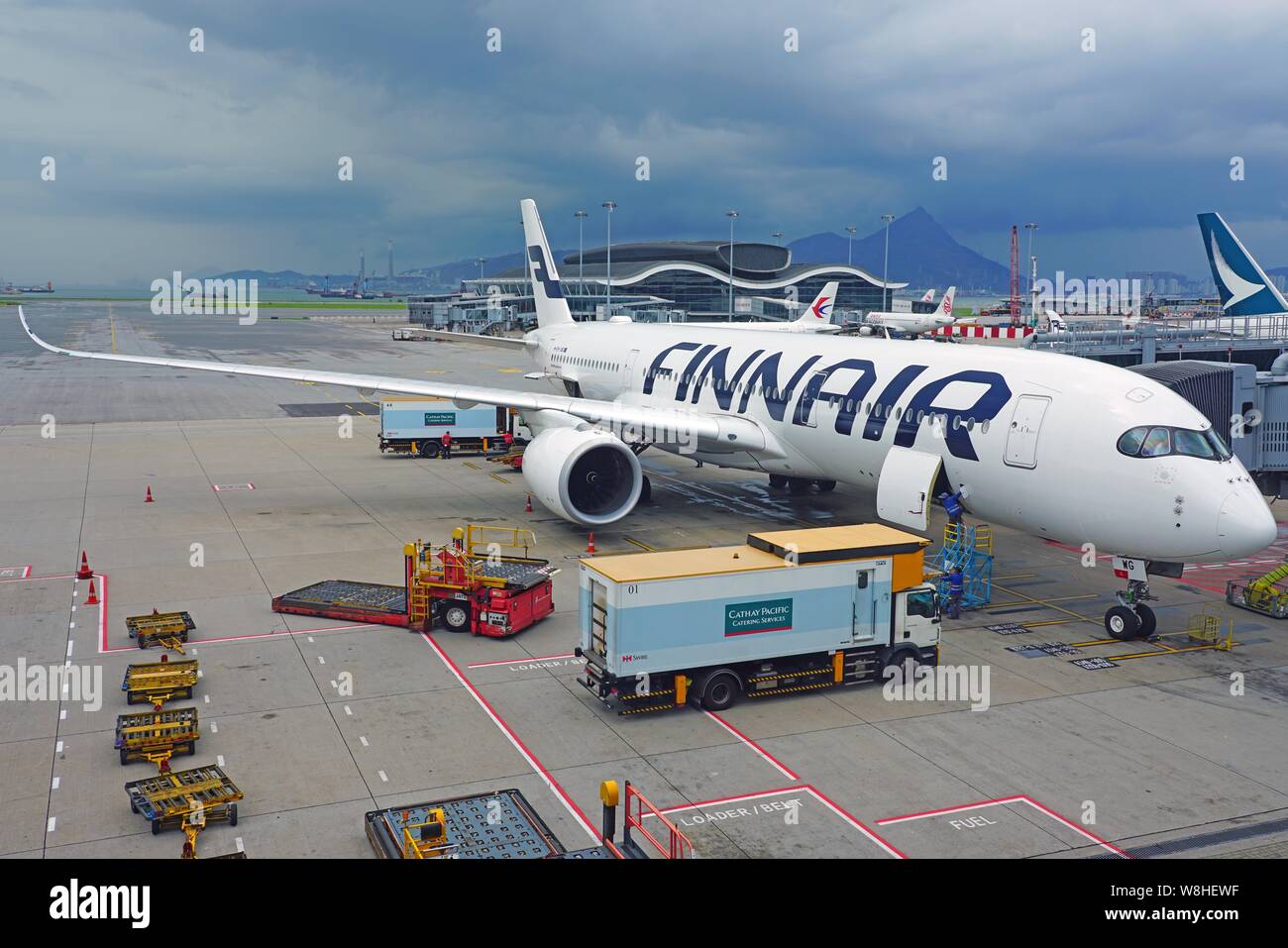 HONG KONG -30 Giu 2019- vista di un Airbus A350 aereo dalla compagnia aerea finlandese Finnair (AY) presso la trafficata Hong Kong International Airport (HKG), trova i Foto Stock