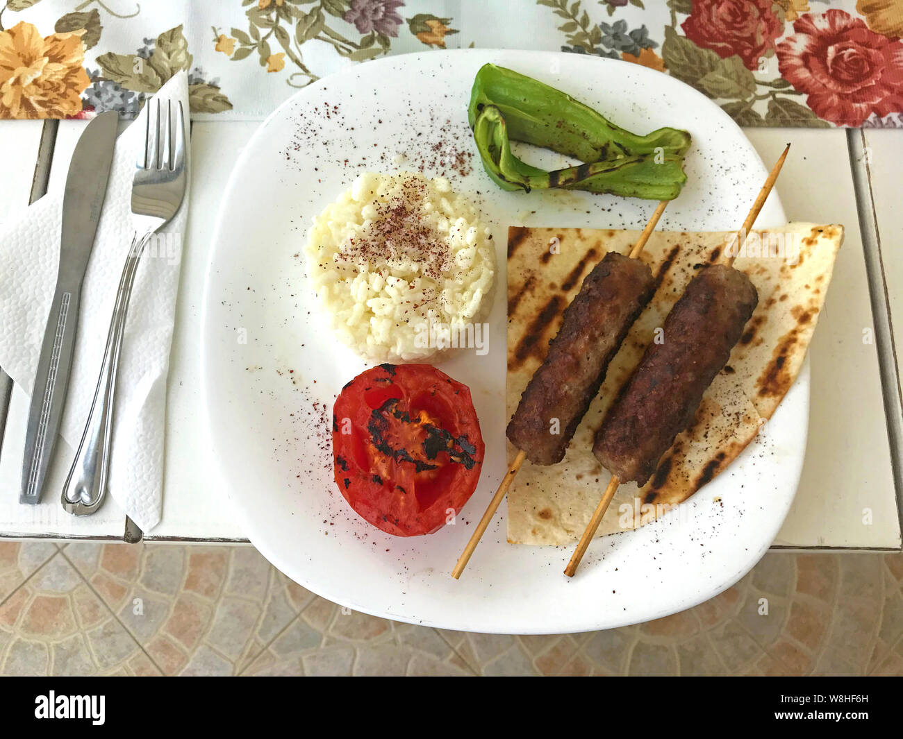 Shish kebab o Adana kebap da Nessebar Foto Stock