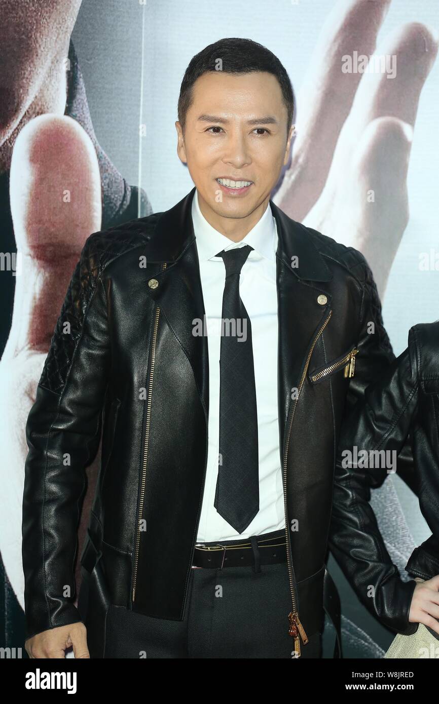 Hong Kong attore Donnie Yen pone durante un evento promozionale per il suo film "IP Man 3' a Taipei, Taiwan, 22 dicembre 2015. Foto Stock