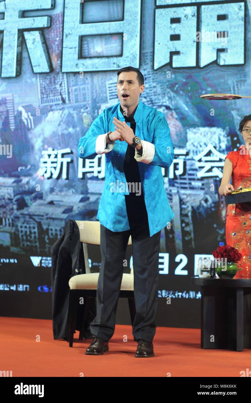 Regista canadese Brad Peyton pone durante una conferenza stampa per il suo film "Un Andreas' a Pechino, in Cina, il 28 maggio 2015. Foto Stock