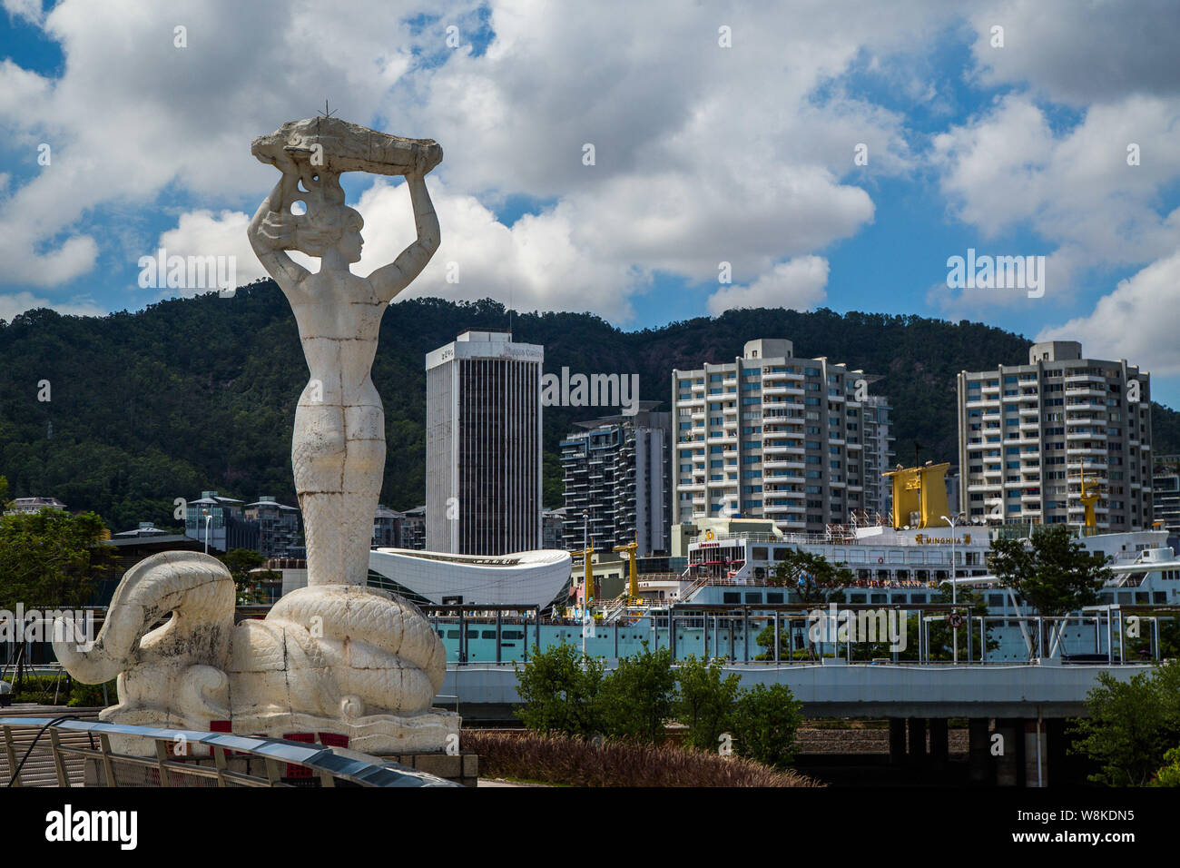 --FILE--Vista del grattacielo di edifici residenziali nella città di Shenzhen, Cina del sud della provincia di Guangdong, 21 agosto 2014. Casa prezzi di Shenzhen, il ci Foto Stock