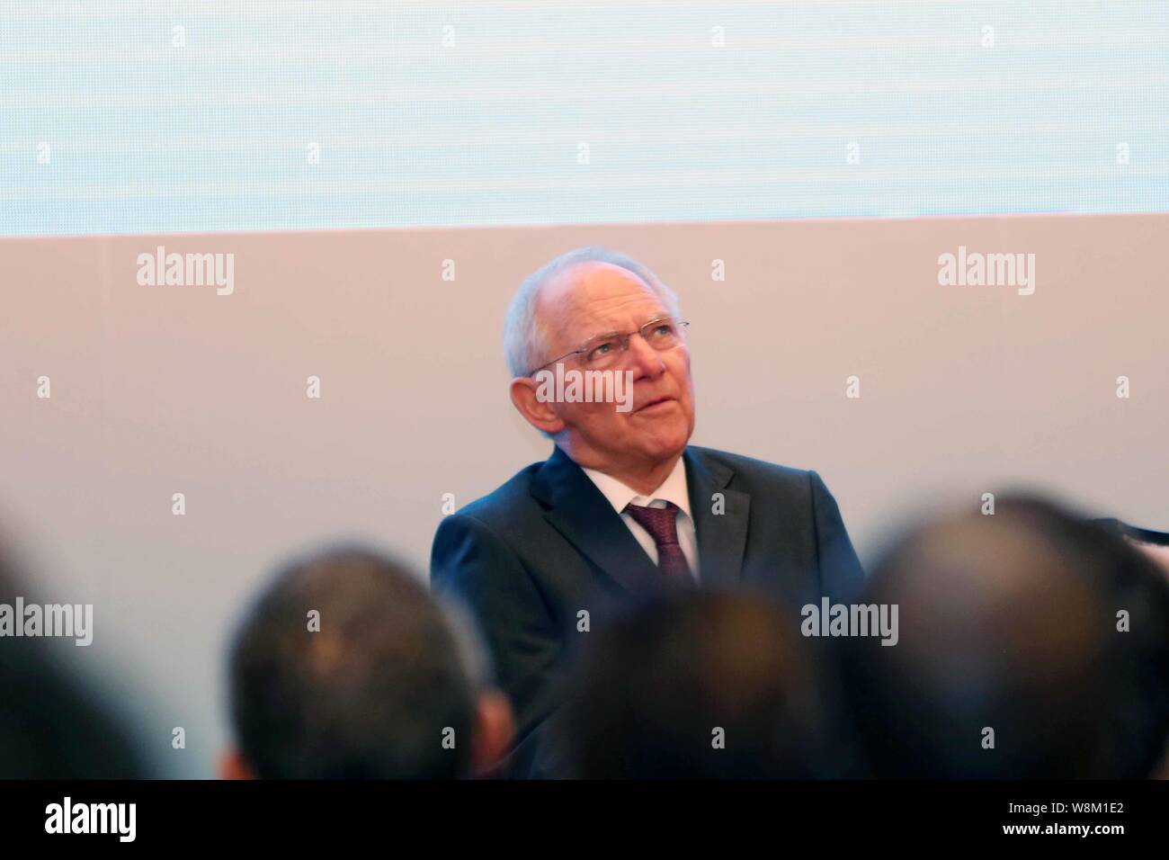 Il Ministro delle finanze tedesco Wolfgang Schaeuble parla durante una sessione del 2016 G20 dei ministri delle Finanze e i governatori della Banca centrale incontro presso il Pudong Foto Stock