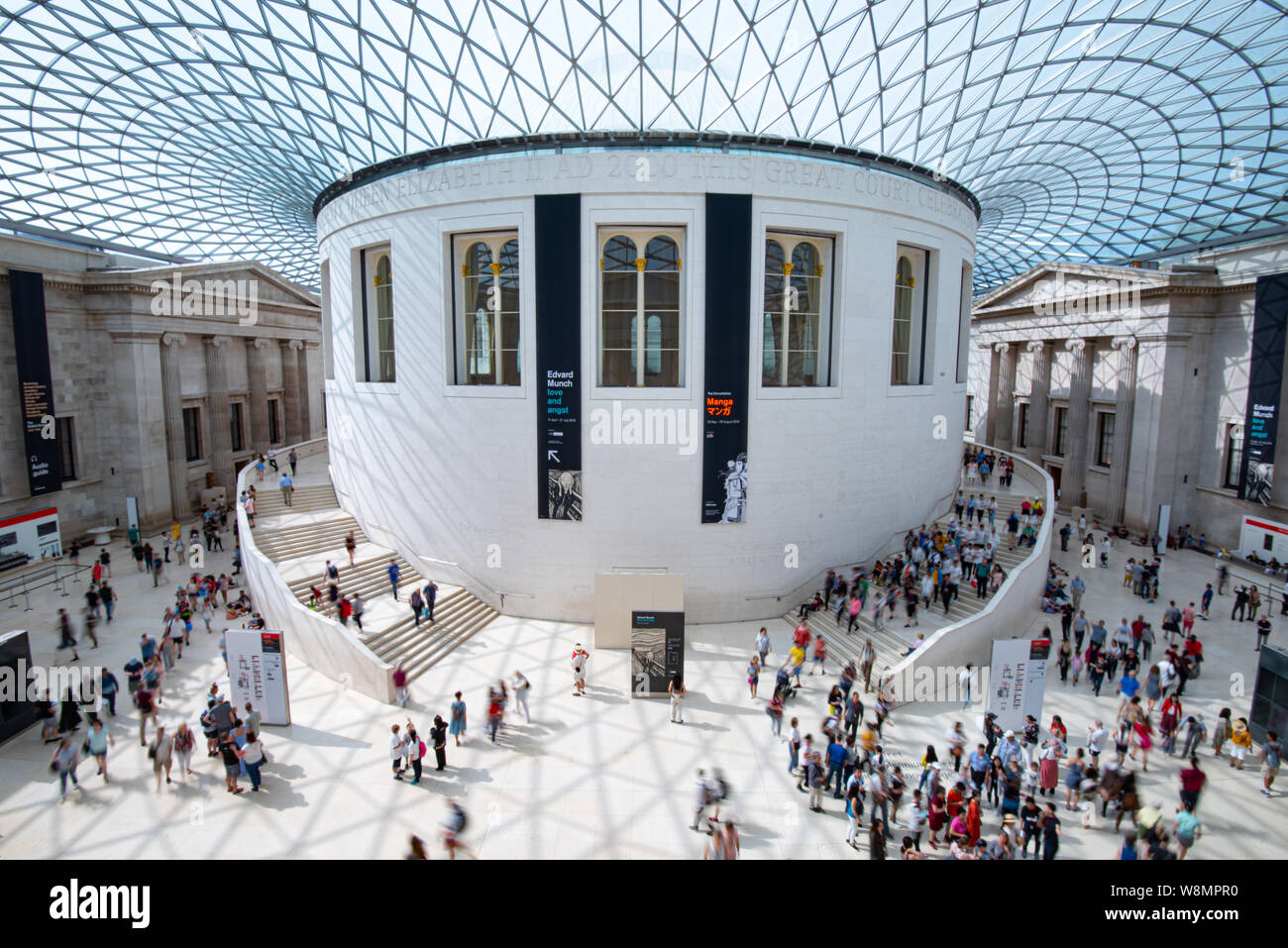Londra, Regno Unito, 29 Giugno 2019: folla di persone presso la sala principale del famoso British Museum a Londra REGNO UNITO. Foto Stock