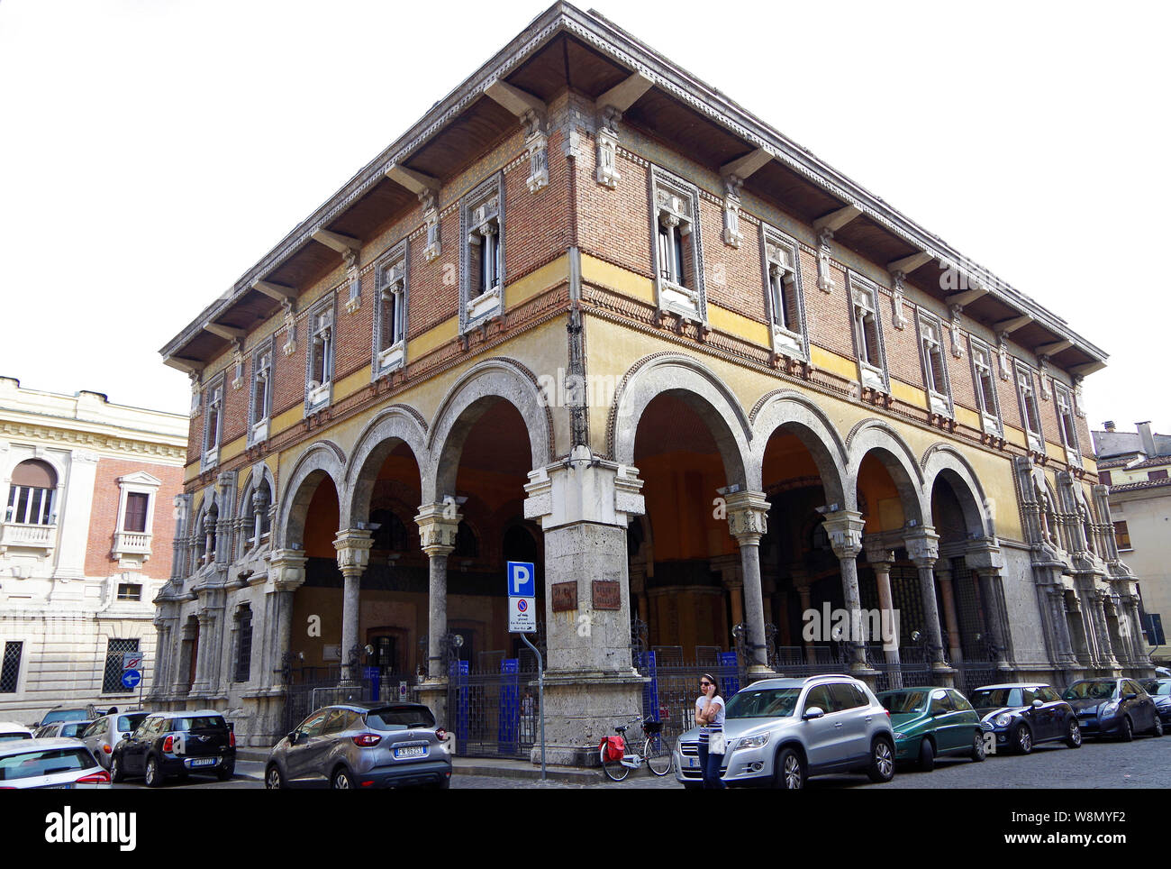 La Camera di Commercio di edificio in Mantova Italia, 1911-13 integrato in una straordinaria gamma eclettica di stili, Art Nouveau, toscano & gotico veneziano Foto Stock