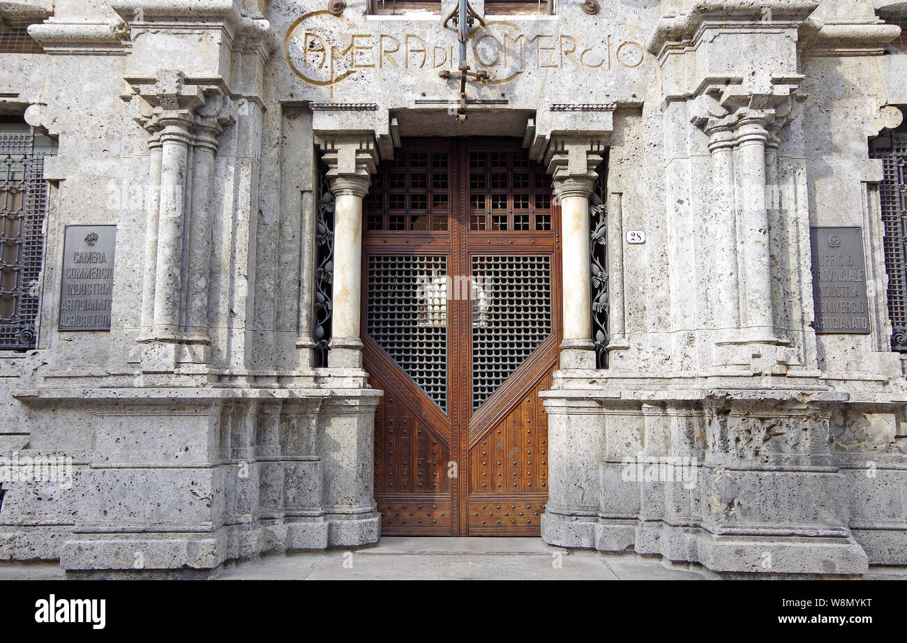 La Camera di Commercio di edificio in Mantova Italia, 1911-13 integrato in una straordinaria gamma eclettica di stili, Art Nouveau, toscano & gotico veneziano Foto Stock