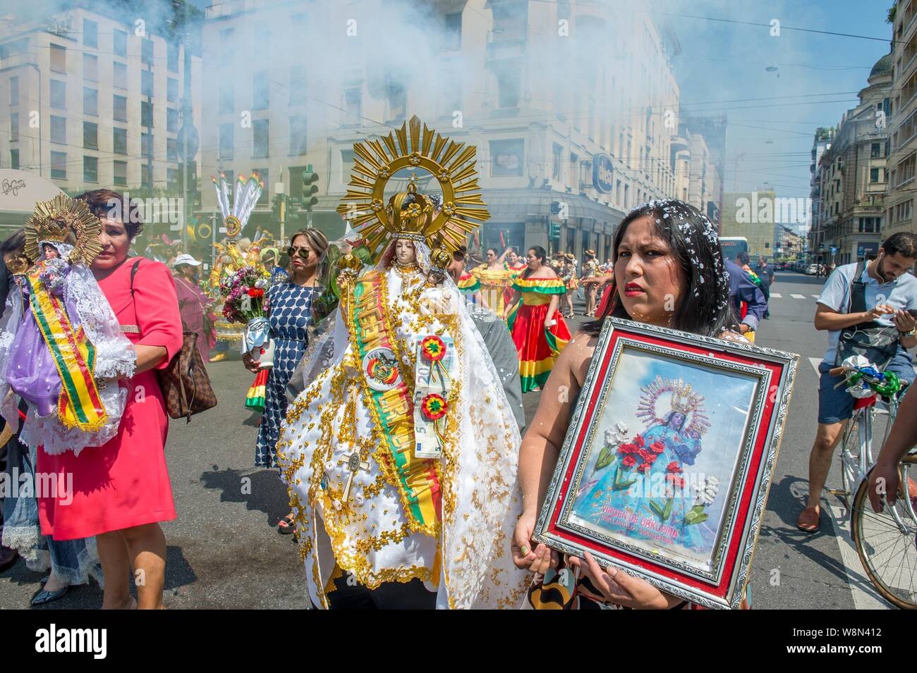 Milano, Italia. 10 Ago, 2019. Boliviano della festa di Nostra Signora di Urkupina (Carlo Cozzoli/fotogramma, Milano - 2019-08-10) p.s. la foto e' utilizzabile nel rispetto del contesto in cui e' stata scattata, e senza intento diffamatorio del decoro delle persone rappresentate Credit: Indipendente Photo Agency Srl/Alamy Live News Foto Stock