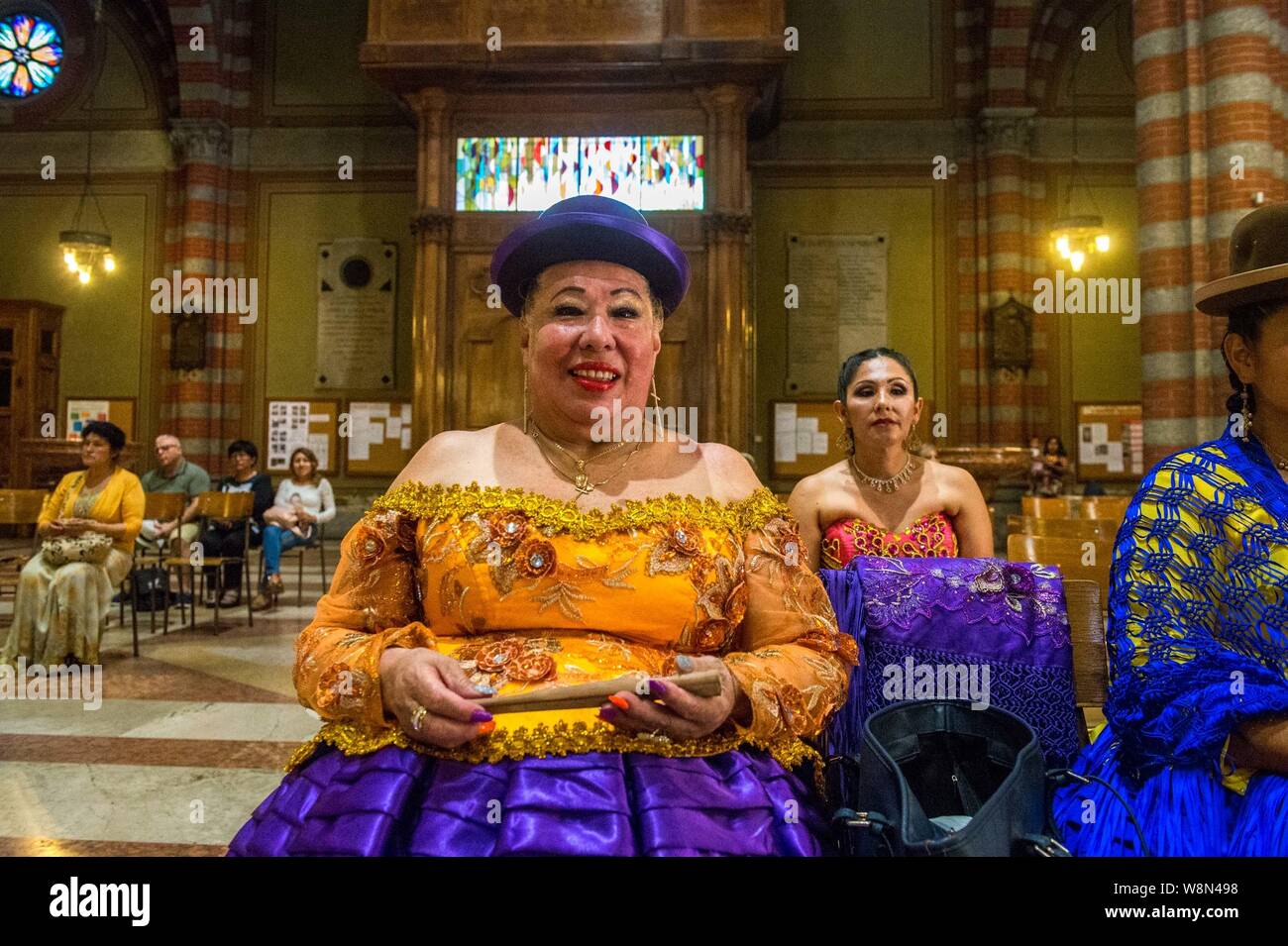 Milano, Italia. 10 Ago, 2019. Boliviano della festa di Nostra Signora di Urkupina (Carlo Cozzoli/fotogramma, Milano - 2019-08-10) p.s. la foto e' utilizzabile nel rispetto del contesto in cui e' stata scattata, e senza intento diffamatorio del decoro delle persone rappresentate Credit: Indipendente Photo Agency Srl/Alamy Live News Foto Stock