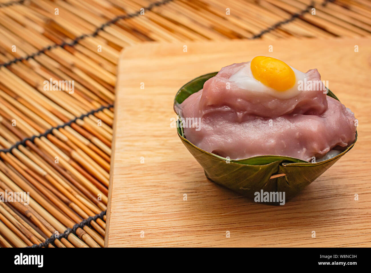 Thai dessert in foglia di banano, ingredienti naturali. Foto Stock