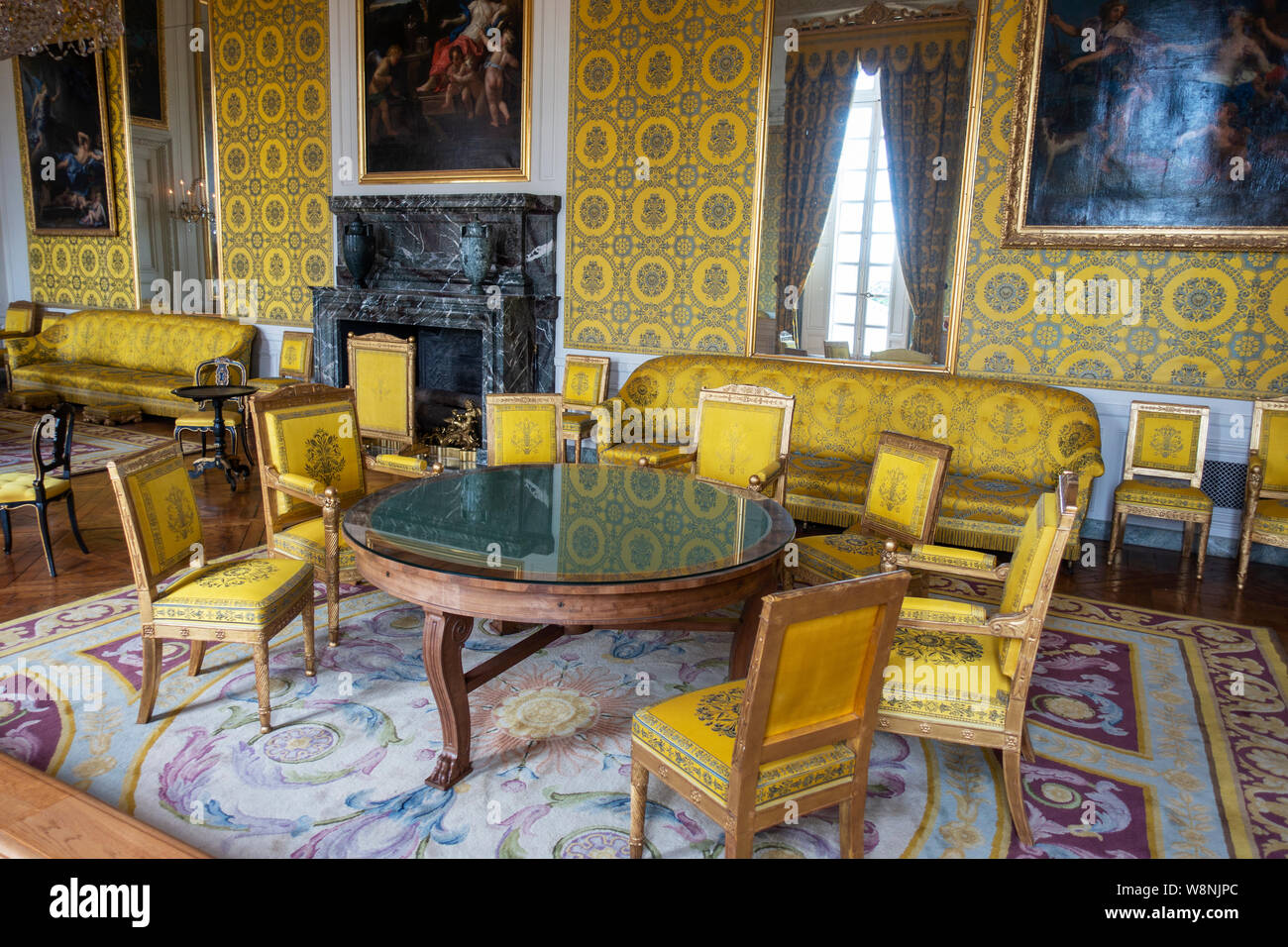 Uno dei tanti salotti entro il Grand Trianon Palace - Palazzo di Versailles, Yvelines, regione di Île-de-France di Francia Foto Stock