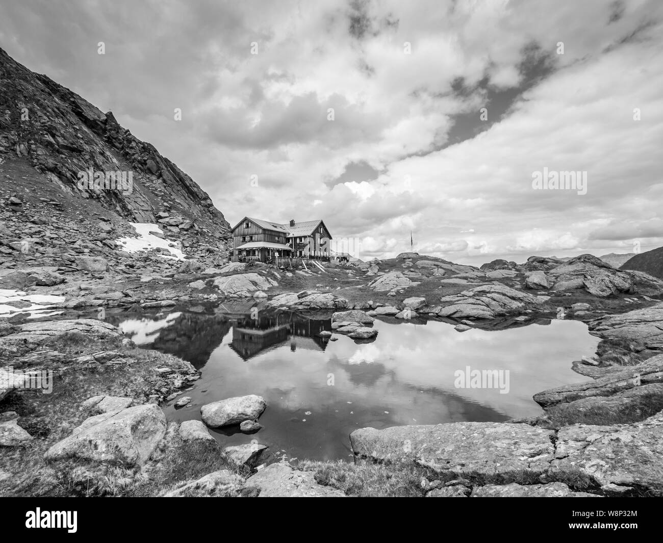 Il rifugio Bremer rifugio di montagna nella Valle Gschnitztal delle Alpi dello Stubai vicino a Steinach nel Tirolo austriaco Foto Stock