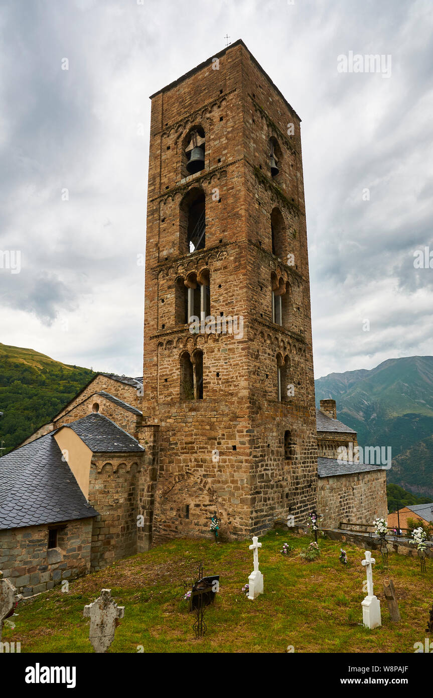 Torre di Nativitat de Durro chiesa, Chiese romaniche catalane della Vall de Boí (Bohí valley, Alta Ribagorza, Lleida, Pirenei, Catalogna, Spagna) Foto Stock