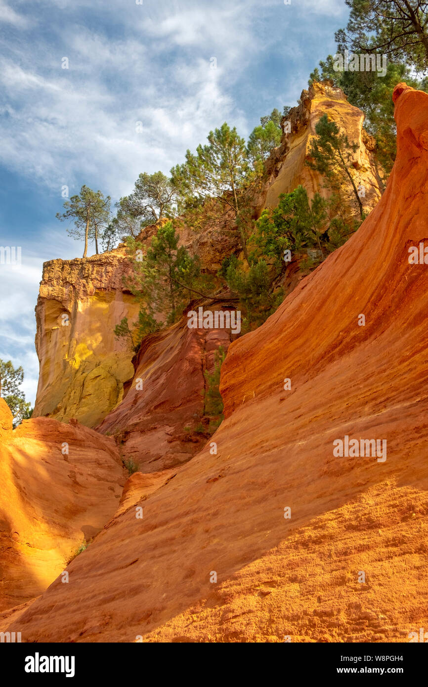Pigmenti ocra cava. Colorado provenzale. Roussillon, Provenza. Foto Stock