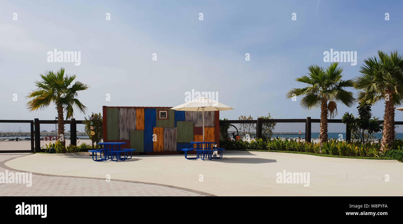 DUBAI, Emirati Arabi Uniti : La Mer in Dubai, UAE, come si vede il 31 ottobre 2018. Si tratta di un nuovo quartiere fronte spiaggia con negozi e ristoranti a. Jumeirah. - Immagine Foto Stock