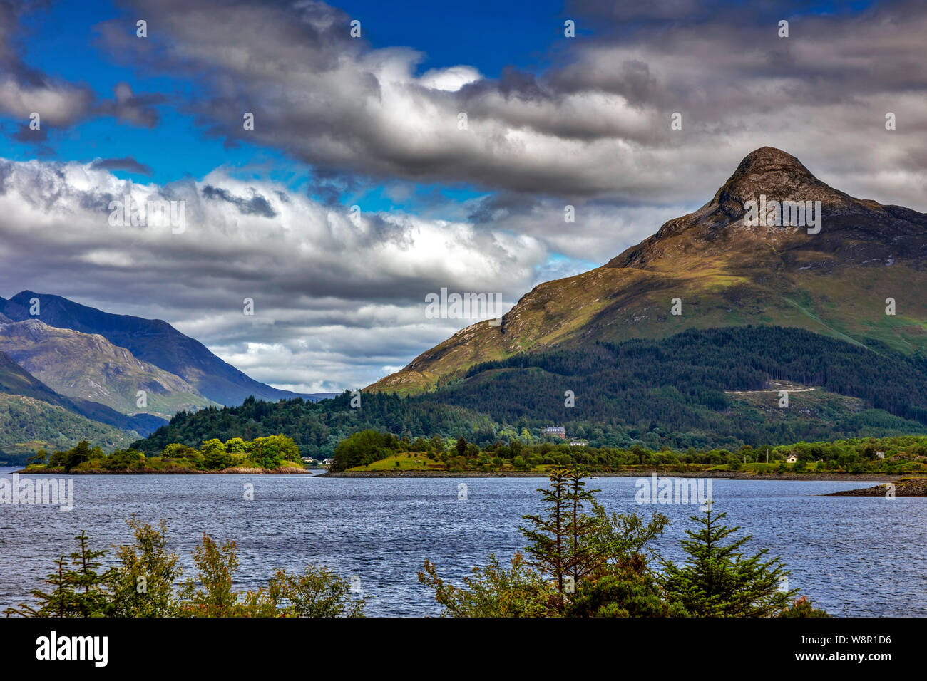 Le montagne vicino a Ballachulish, Loch Leven, Glen Coe, west Highlands, Scotland, Regno Unito Foto Stock